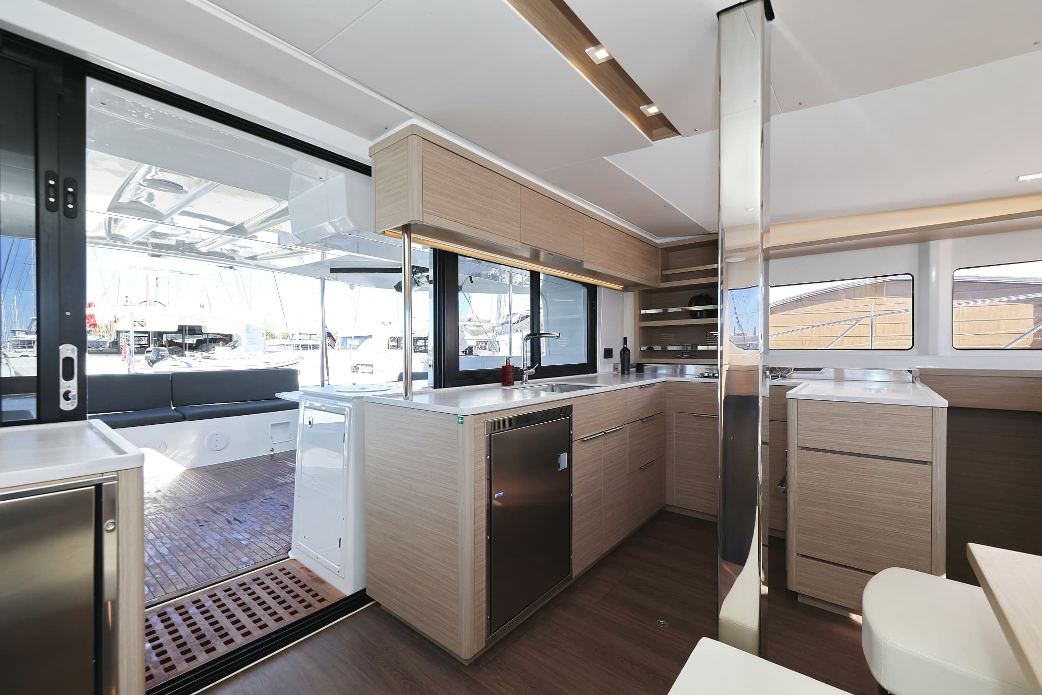 Lagoon 46  - photo 5