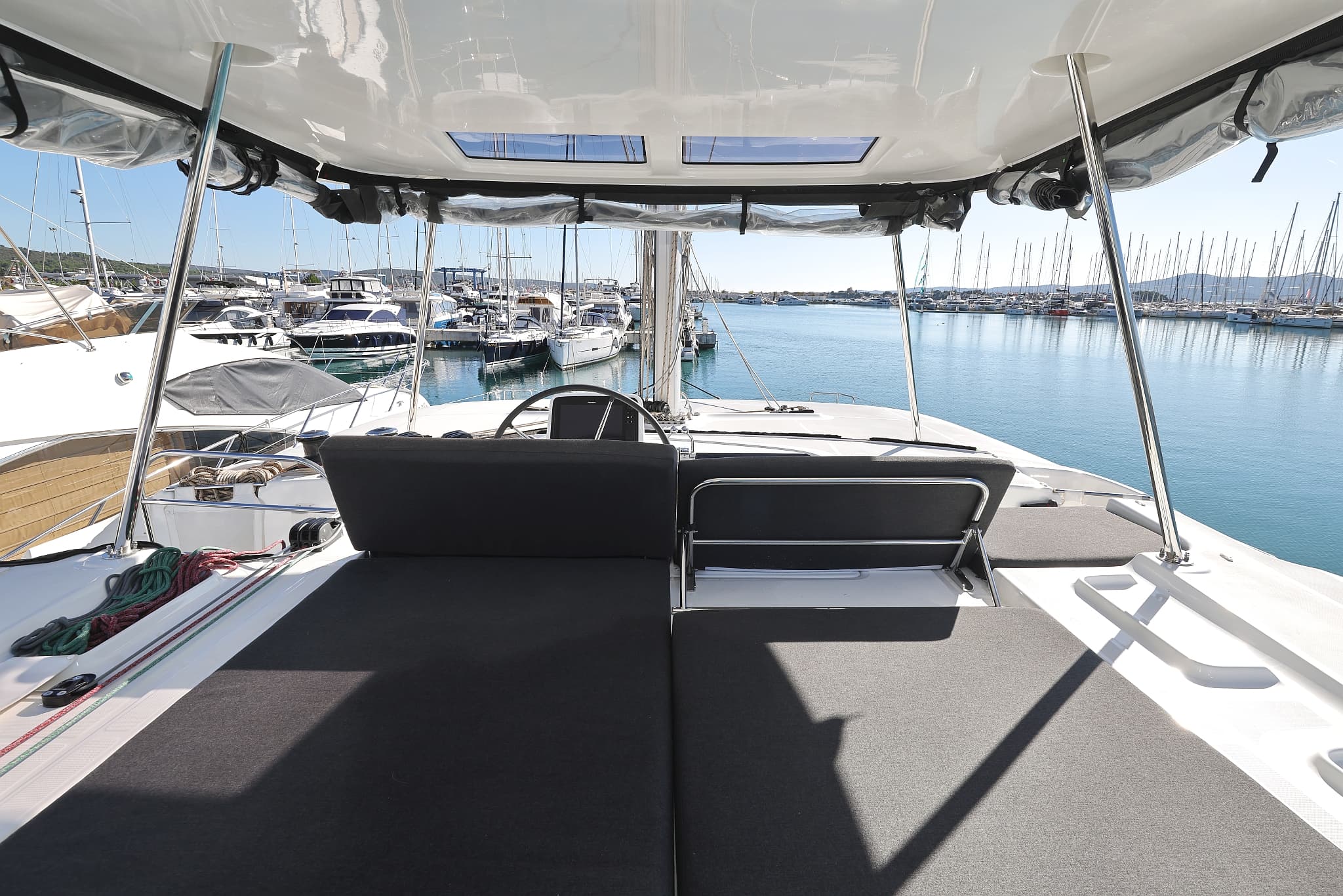 Lagoon 46  - photo 6