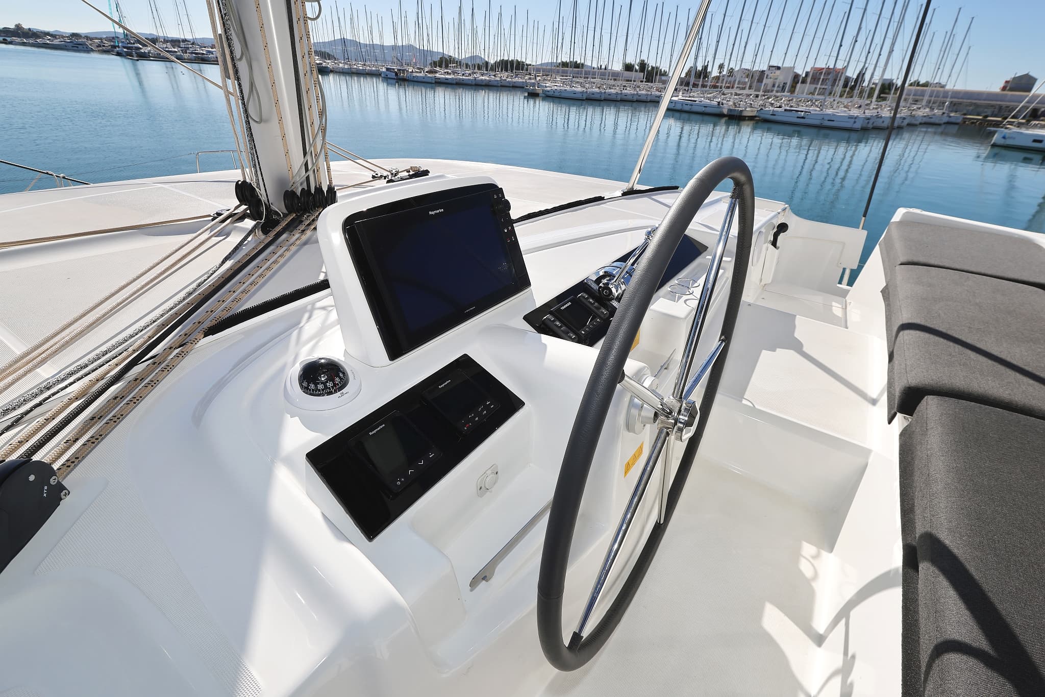 Lagoon 46  - photo 25