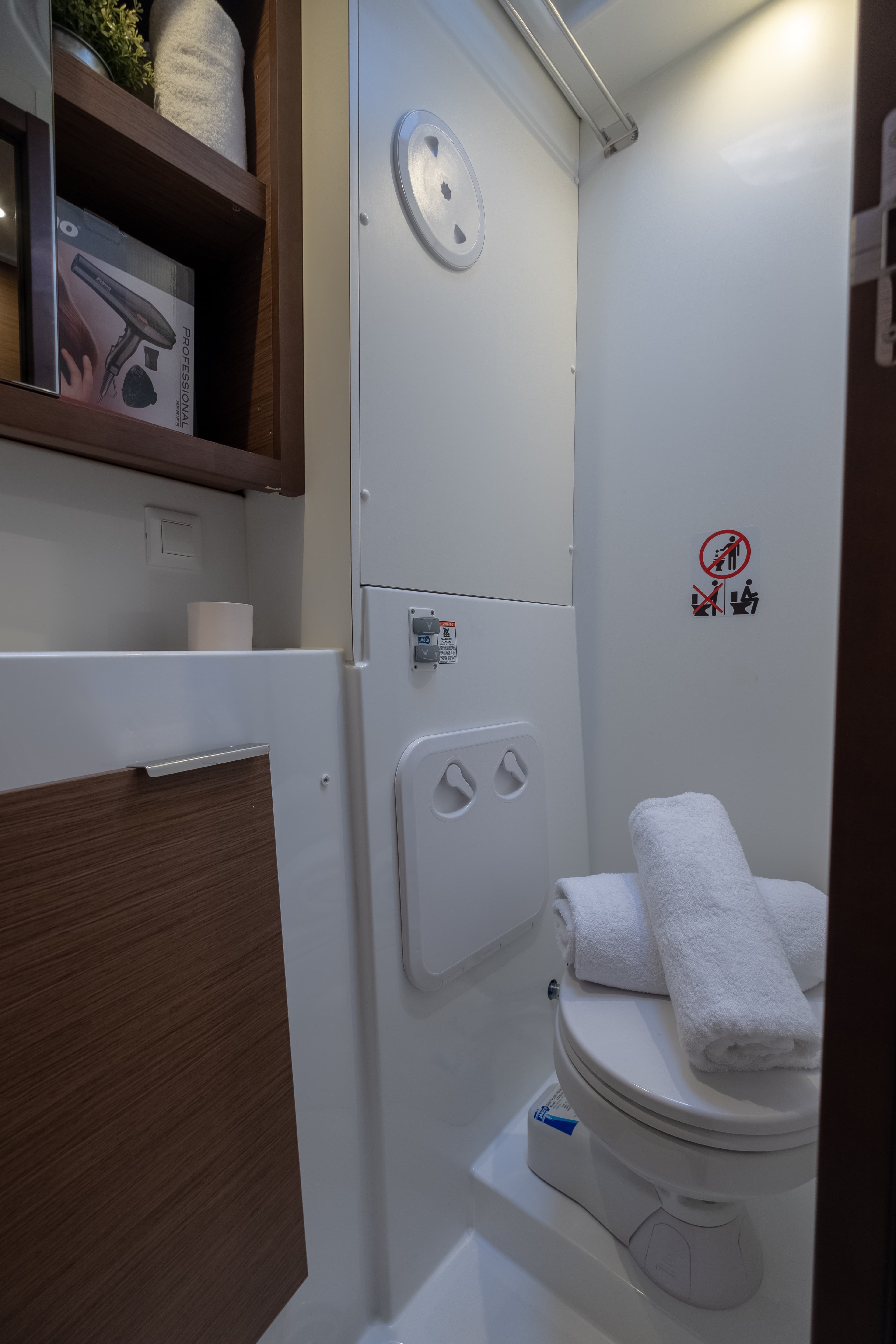 Lagoon 40 - photo 39