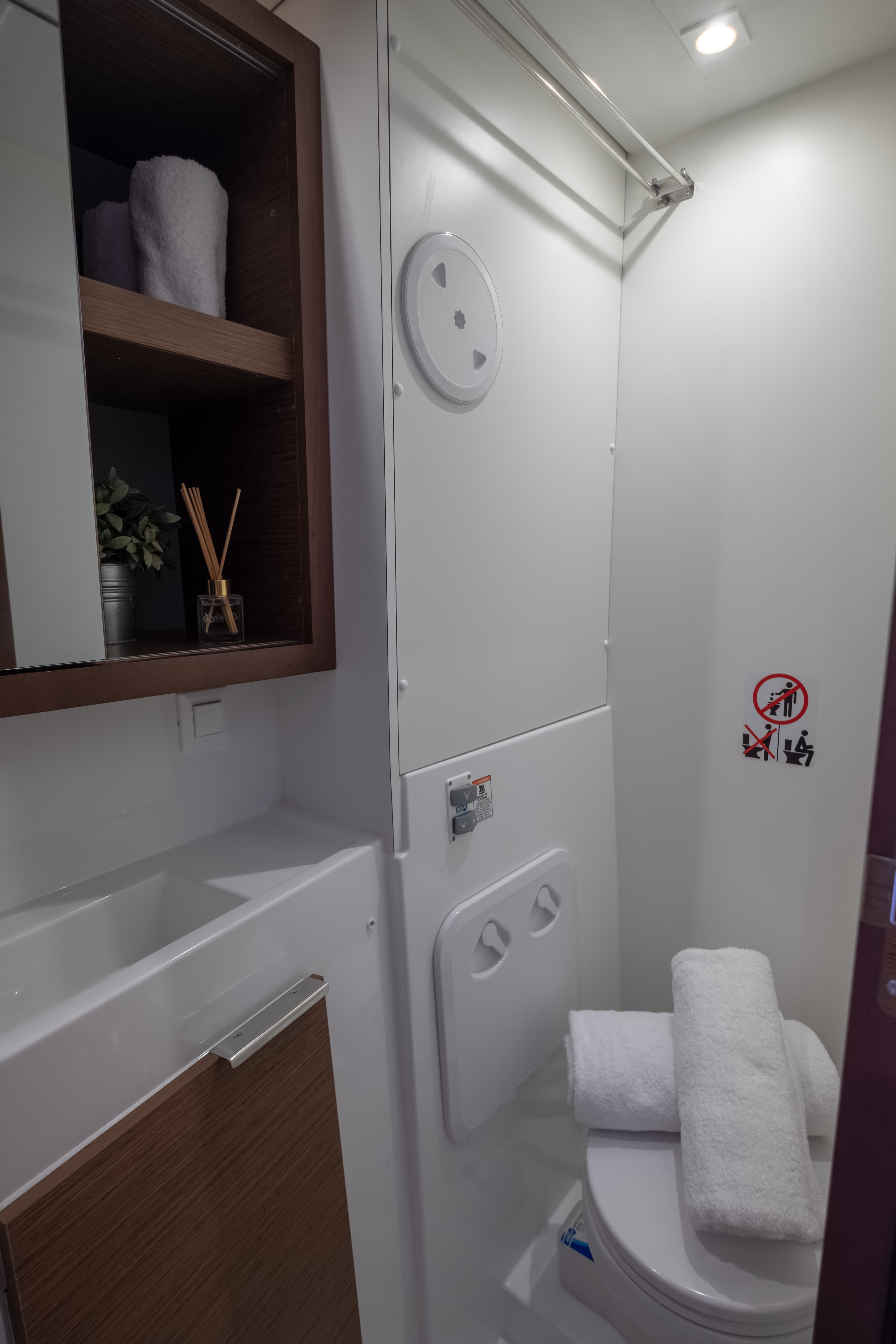 Lagoon 40 - photo 41