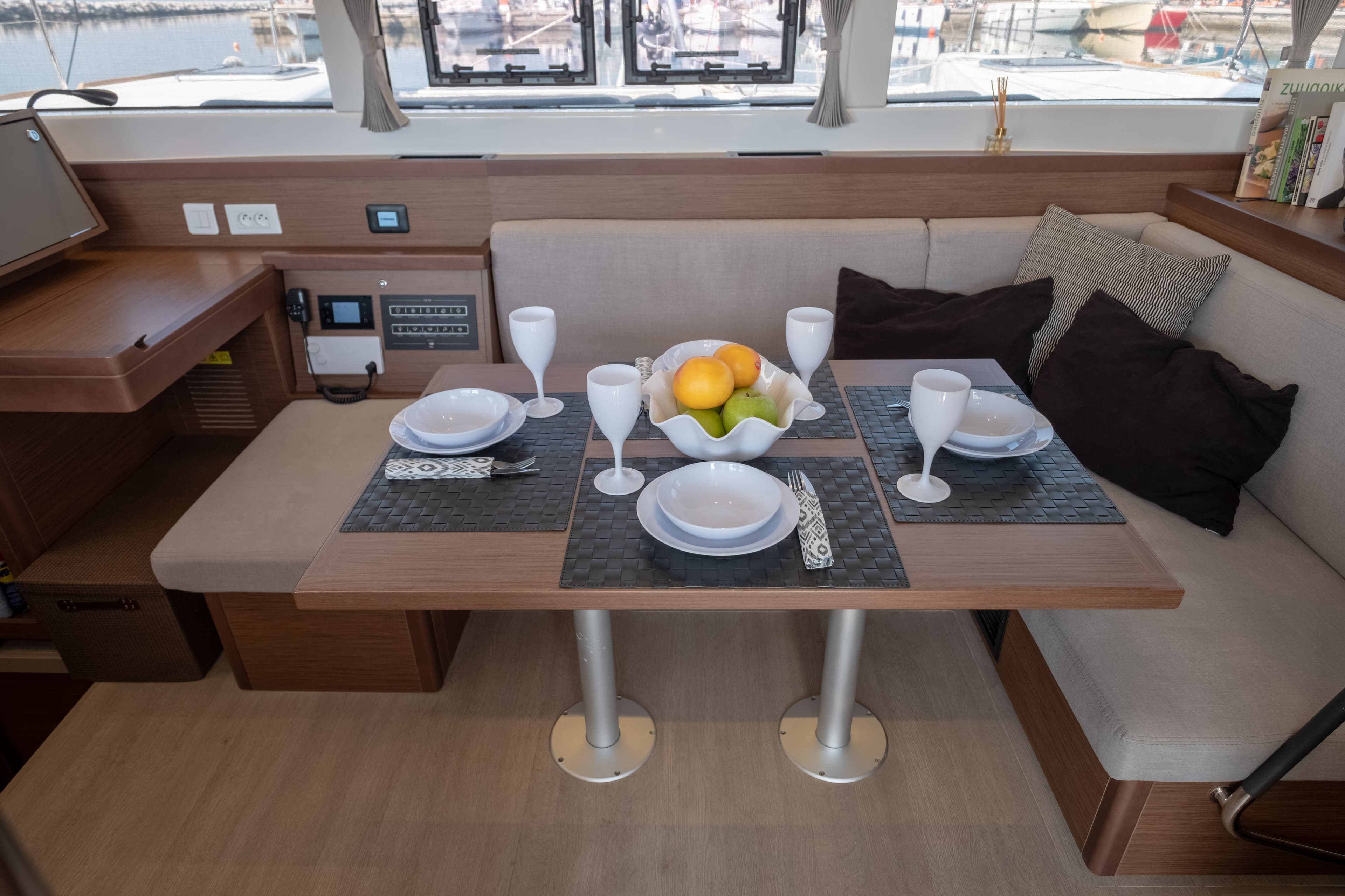 Lagoon 40 - photo 24