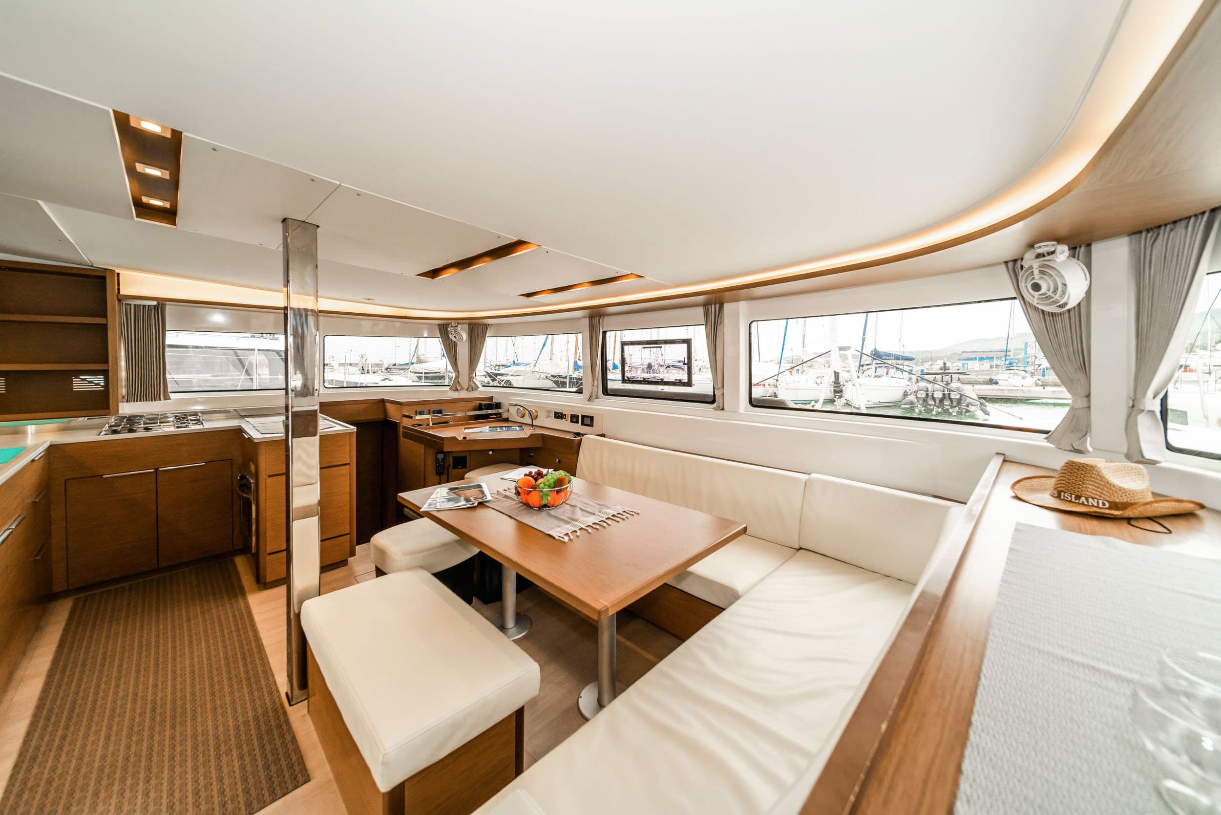 Lagoon 46  - photo 20