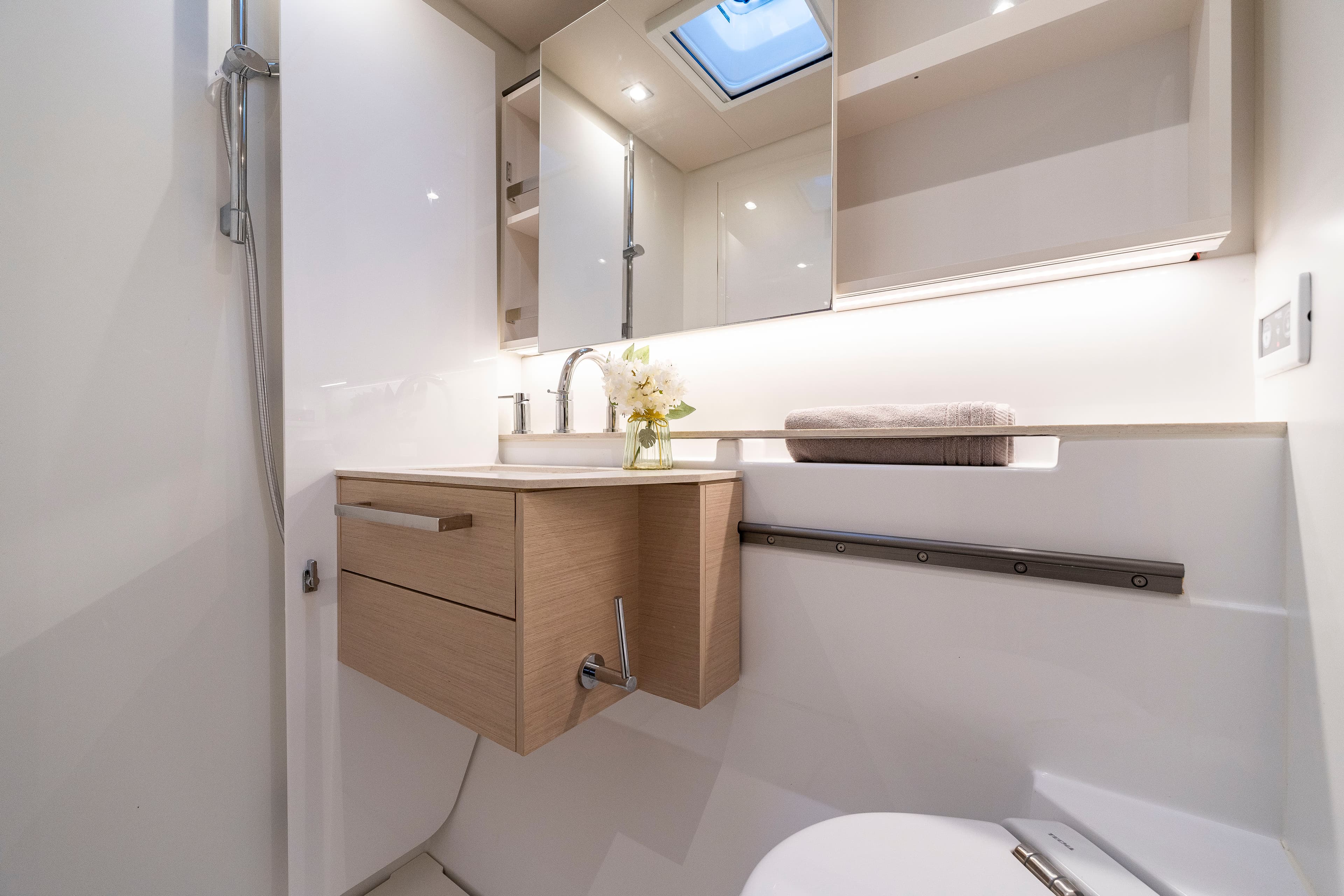 Lagoon 55 - photo 18