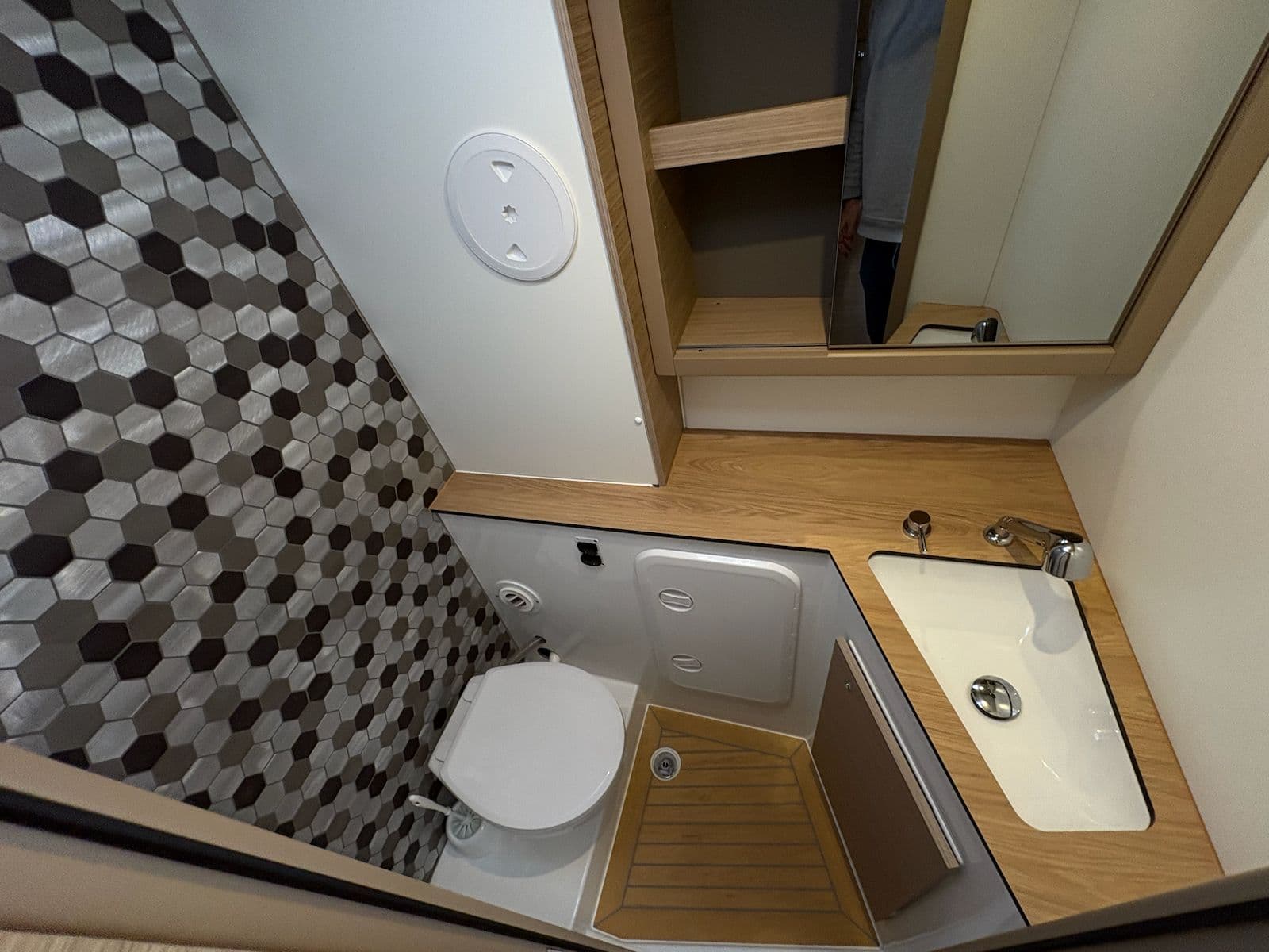 Lagoon 42 - photo 10