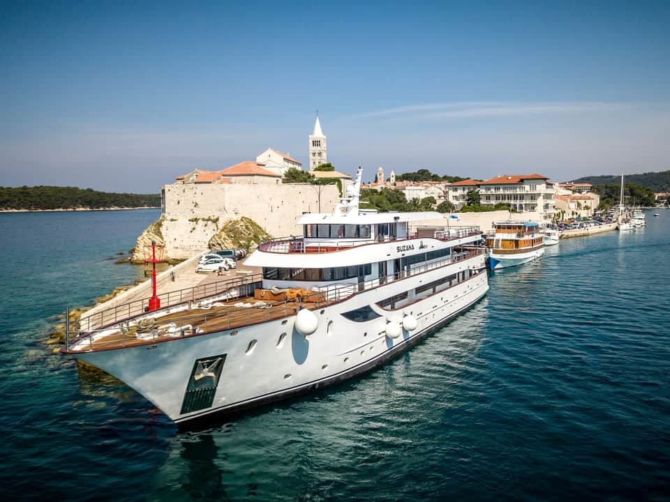 Luxury Motor Yacht - photo 15