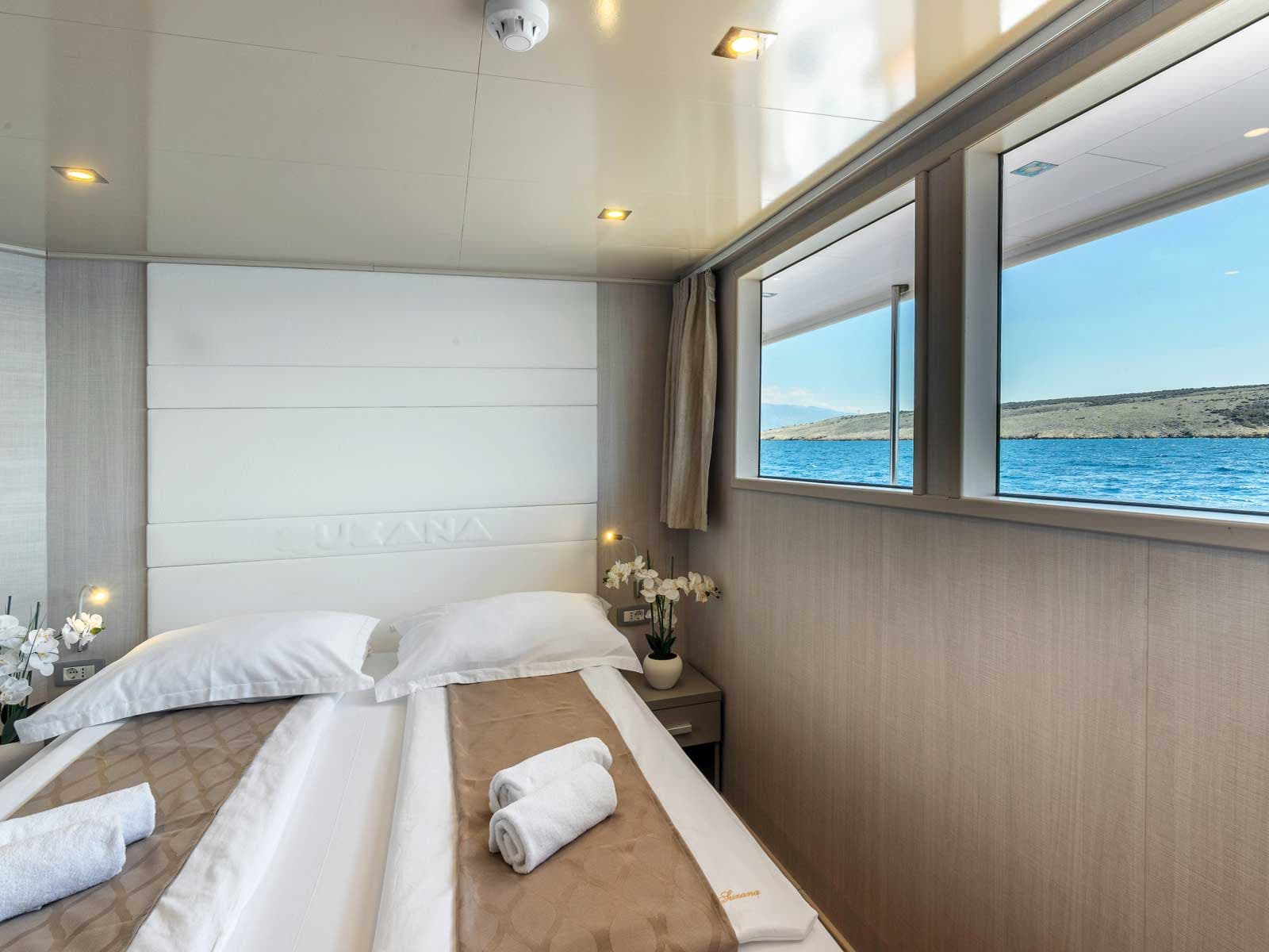 Luxury Motor Yacht - photo 11