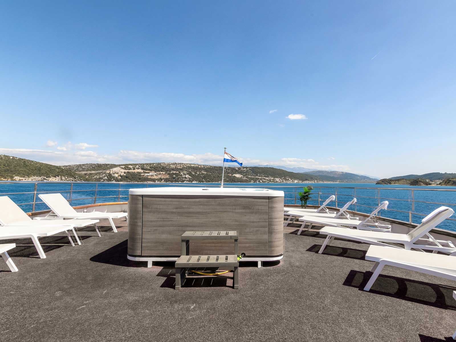 Luxury Motor Yacht - photo 18