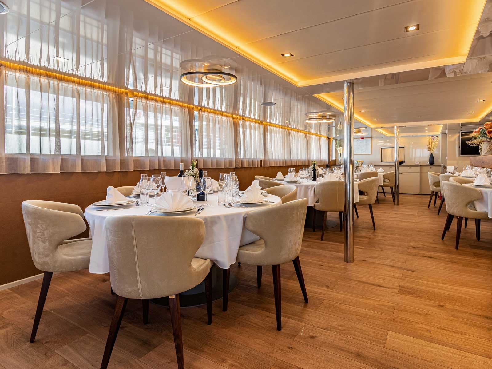 Luxury Motor Yacht - photo 8