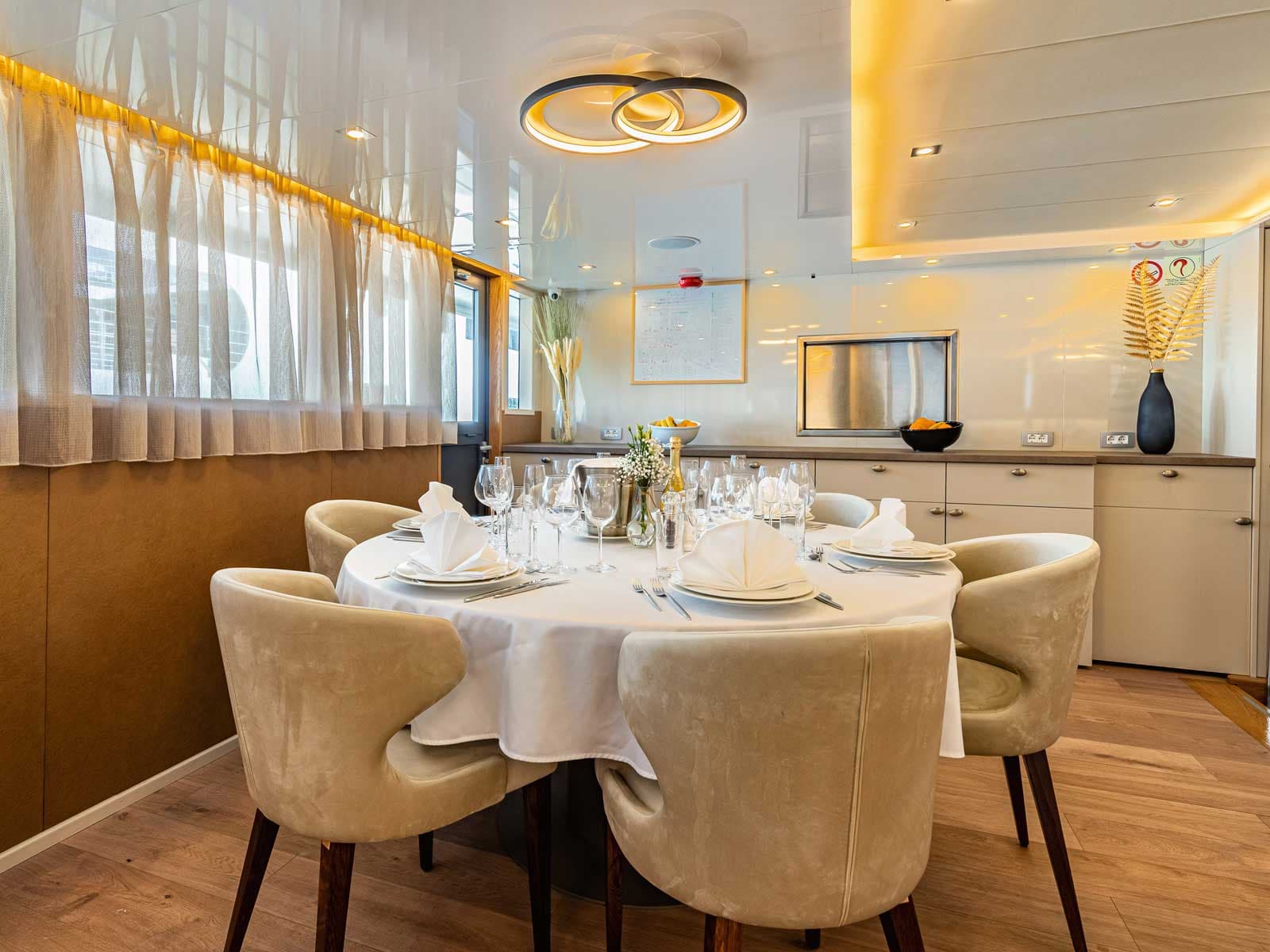 Luxury Motor Yacht - photo 53