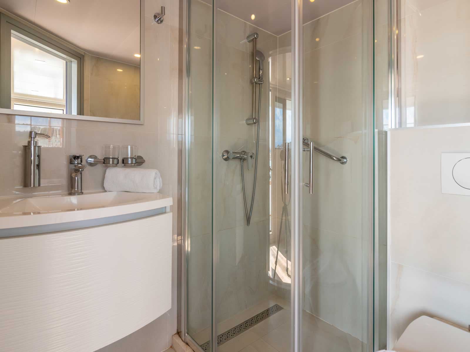 Luxury Motor Yacht - photo 37