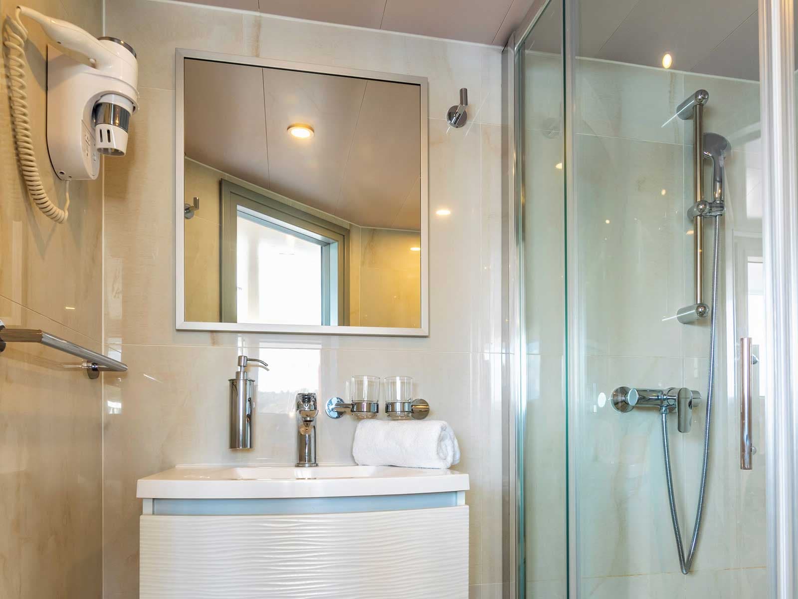 Luxury Motor Yacht - photo 23