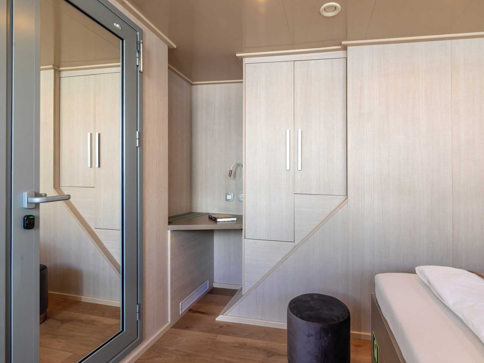 Luxury Motor Yacht - photo 9