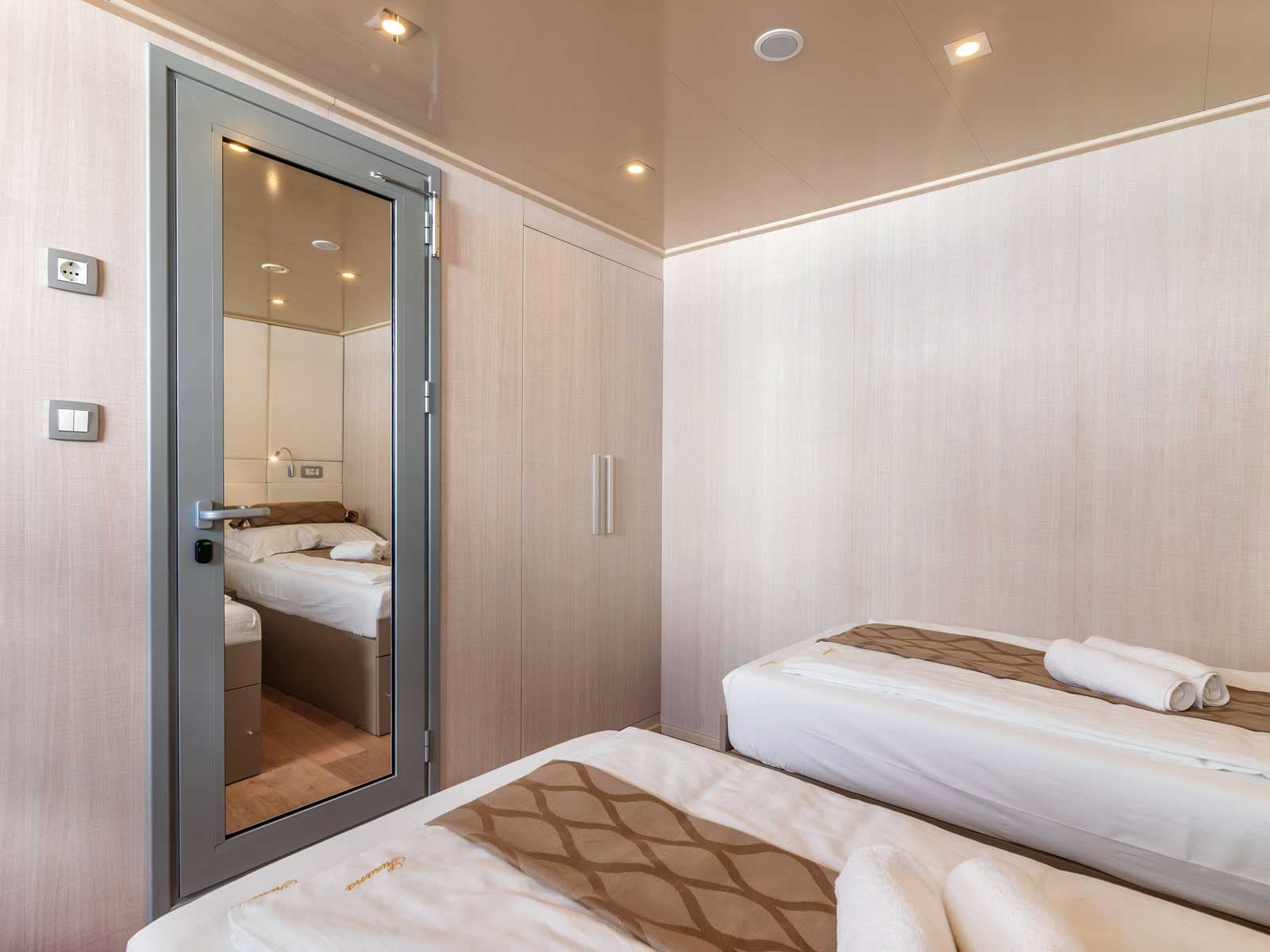 Luxury Motor Yacht - photo 51