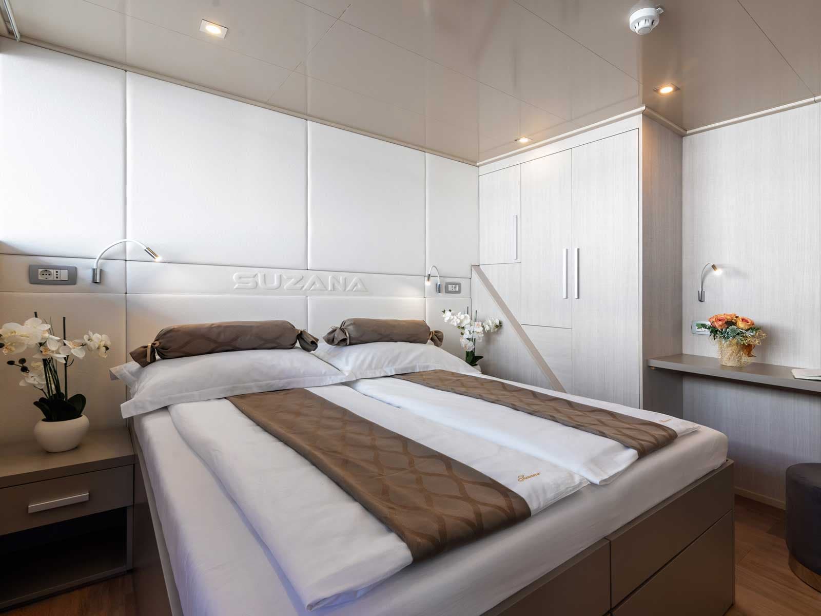 Luxury Motor Yacht - photo 34