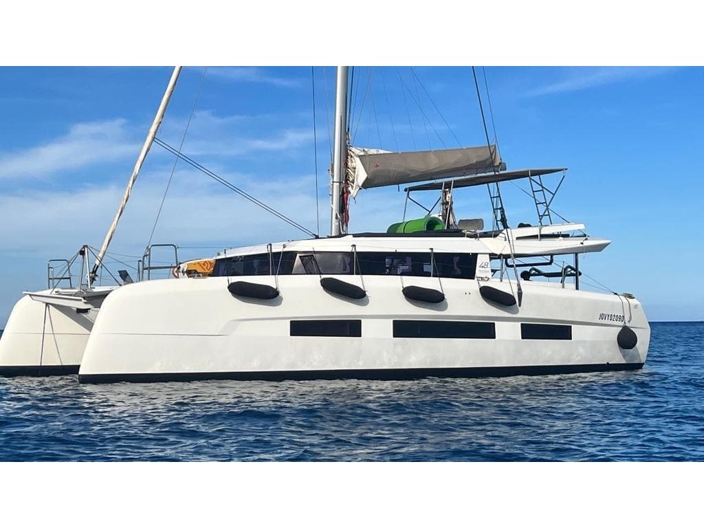 Dufour Catamaran 48 - photo
