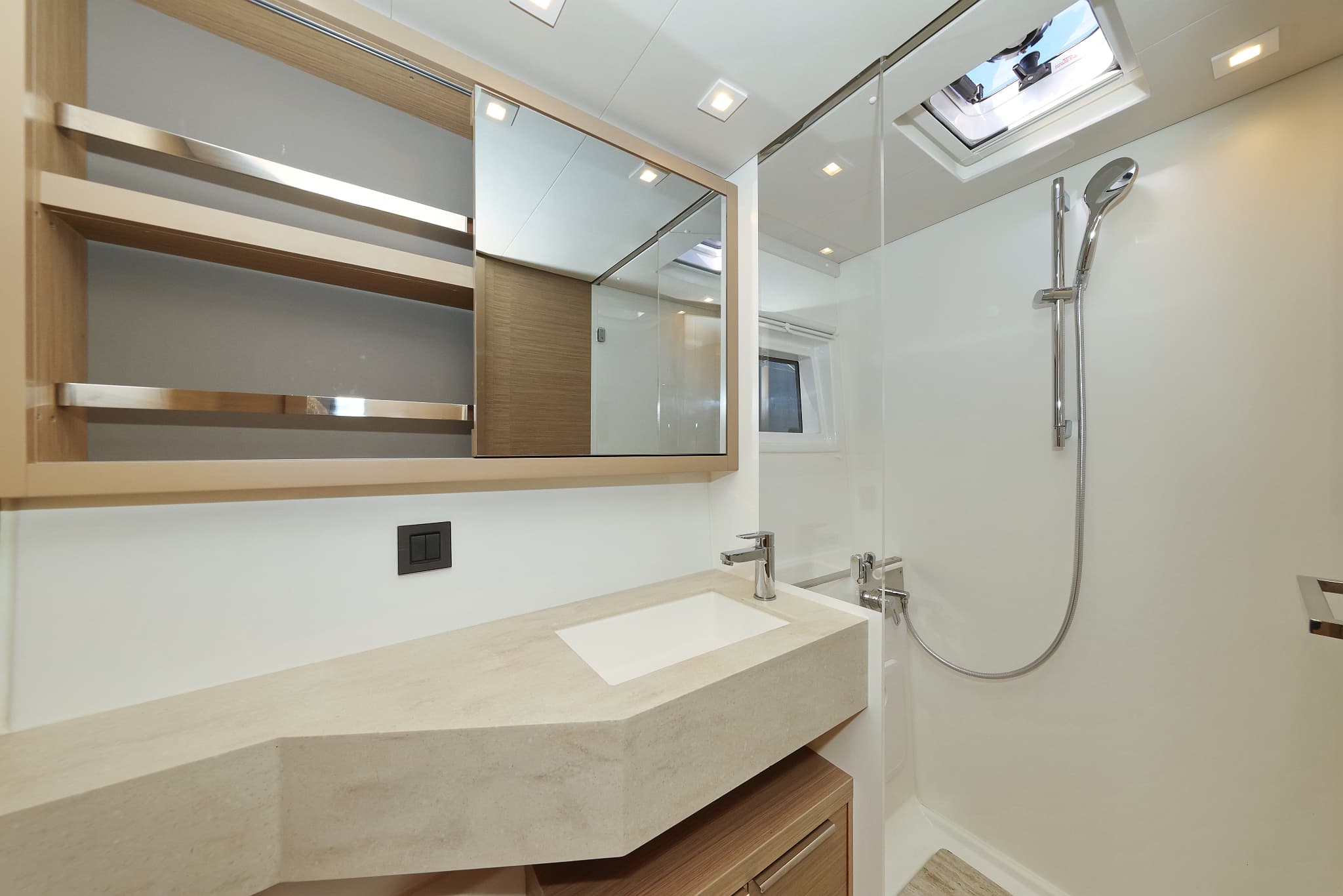 Lagoon 46  - photo 51