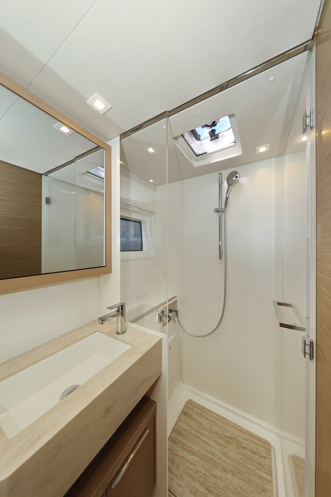 Lagoon 46  - photo 53