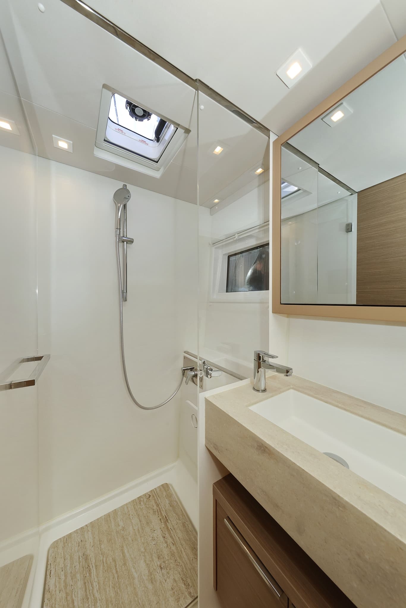 Lagoon 46  - photo 46