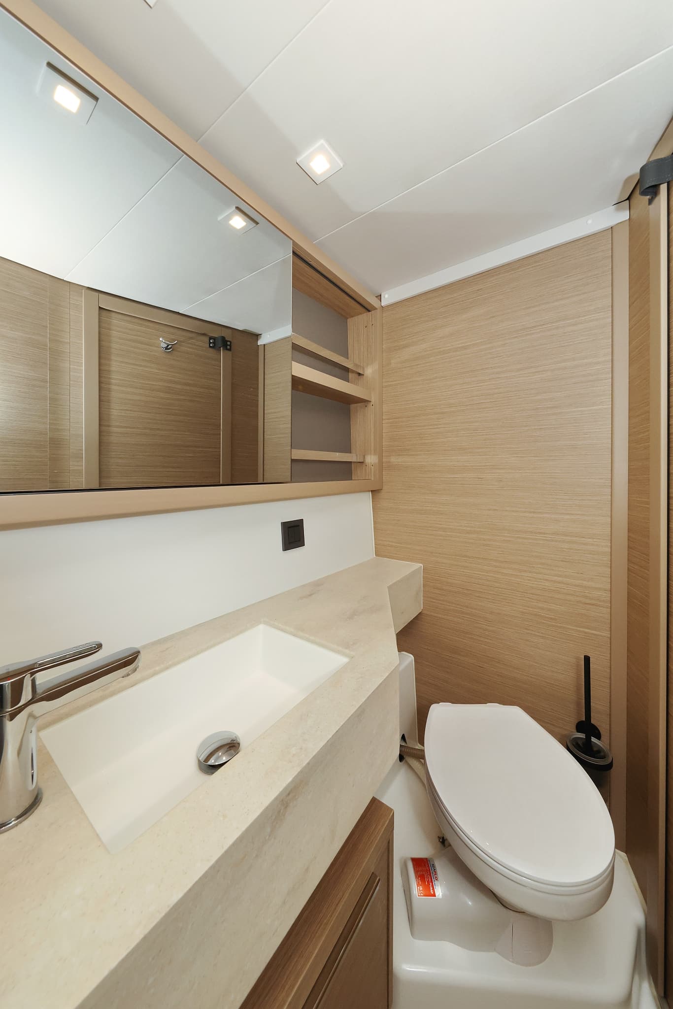 Lagoon 46  - photo 38