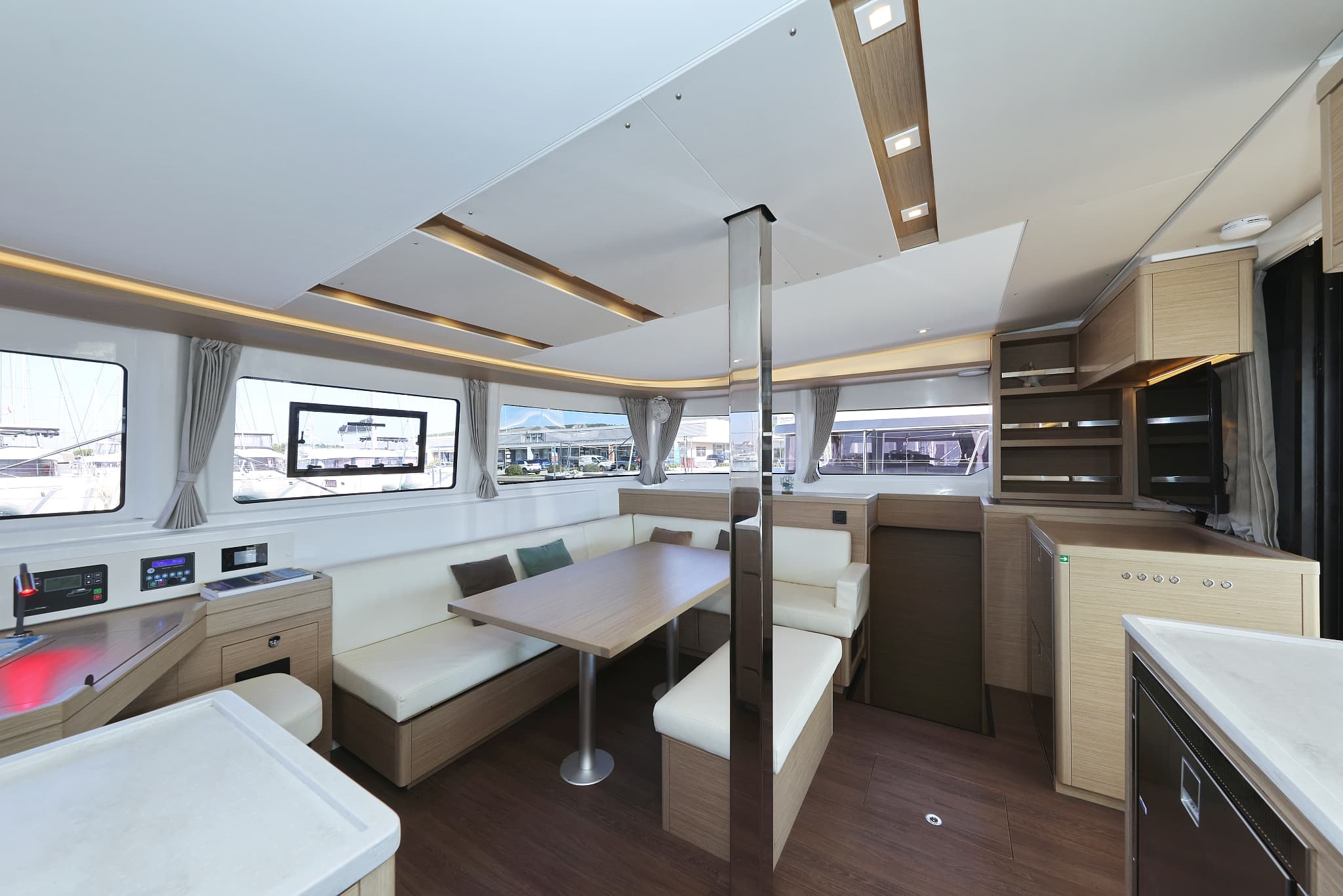 Lagoon 46  - photo 26