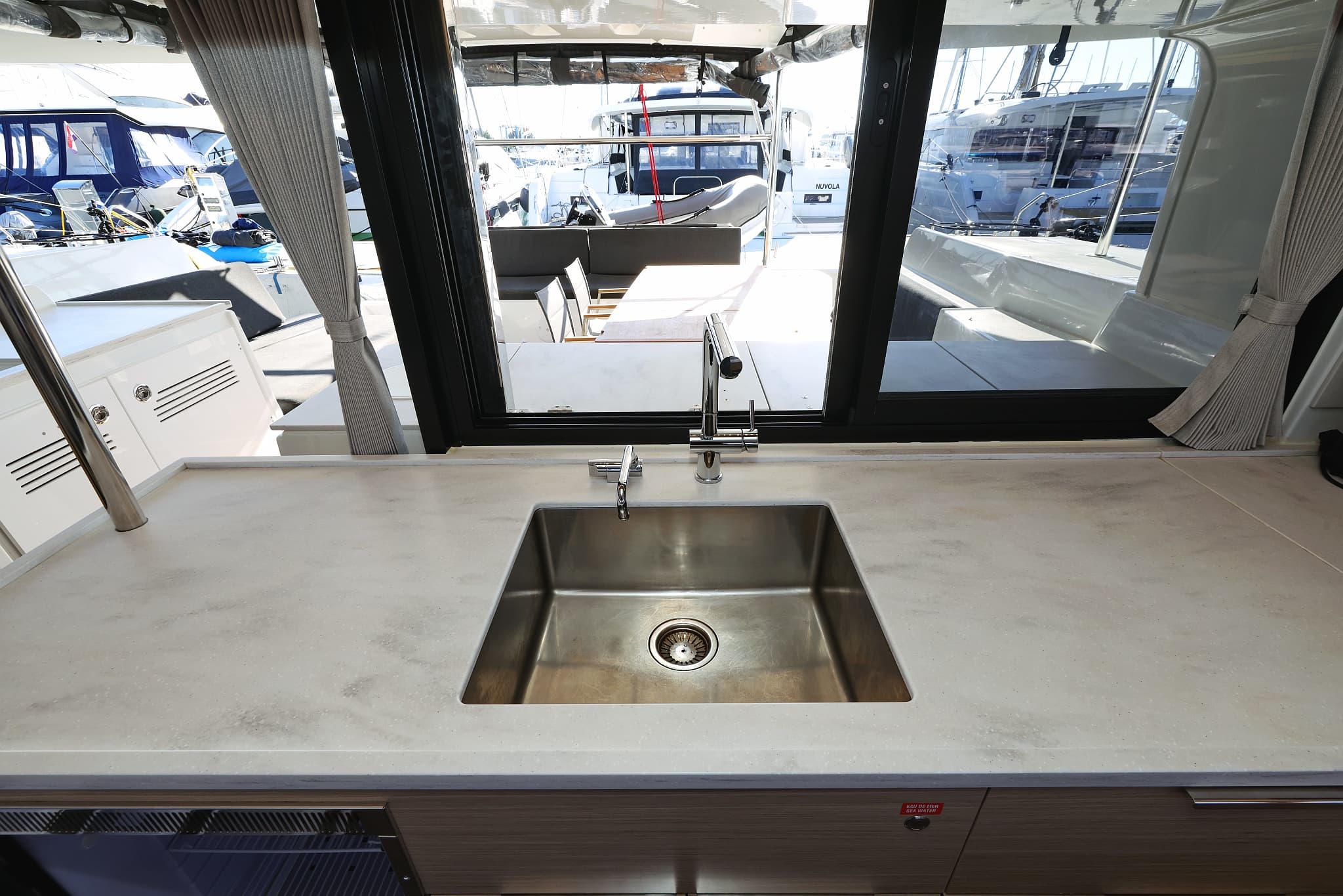 Lagoon 46  - photo 27