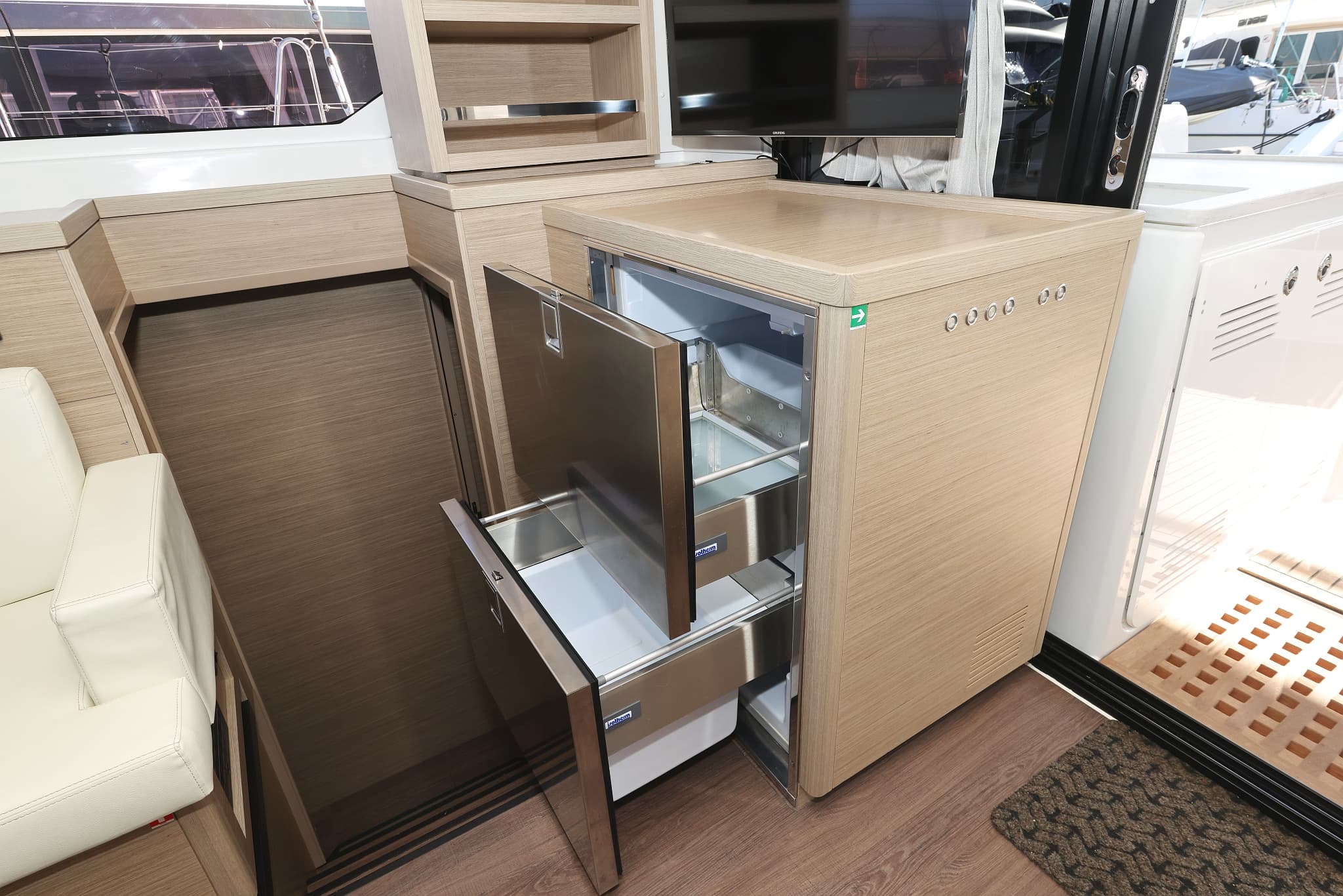 Lagoon 46  - photo 37