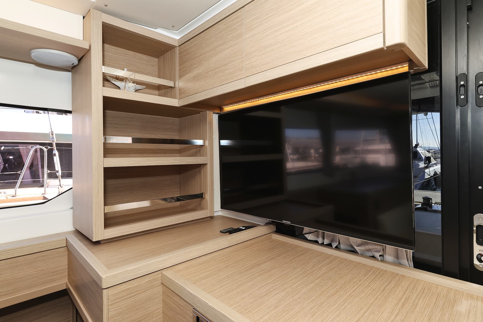 Lagoon 46  - photo 13