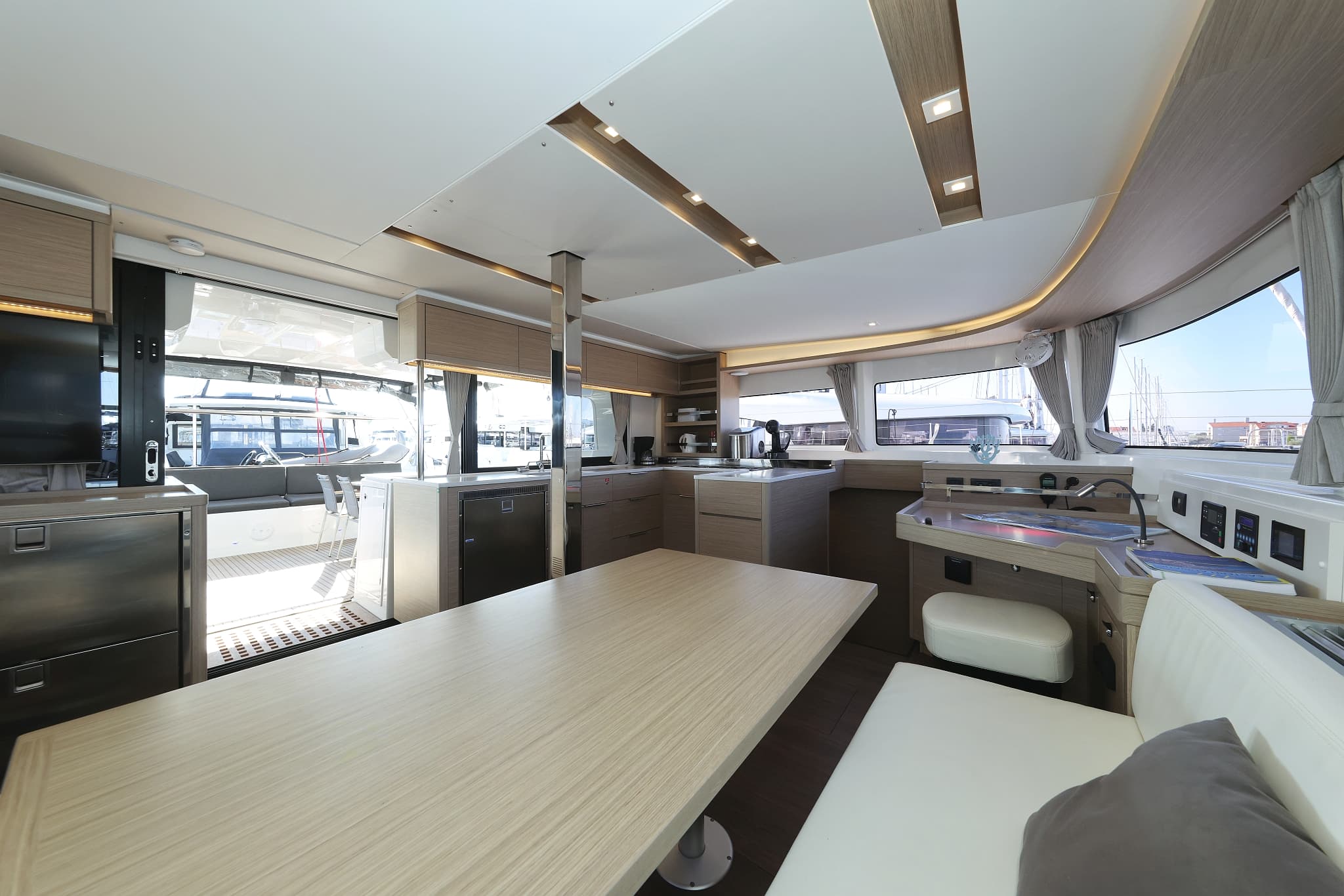 Lagoon 46  - photo 42