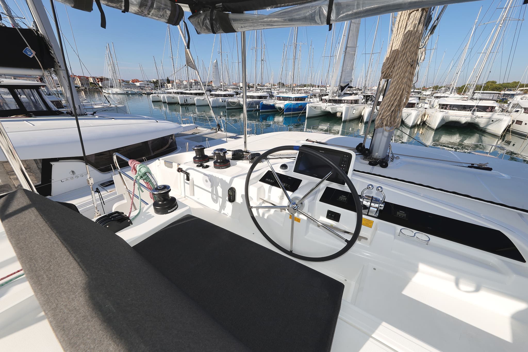 Lagoon 46  - photo 9