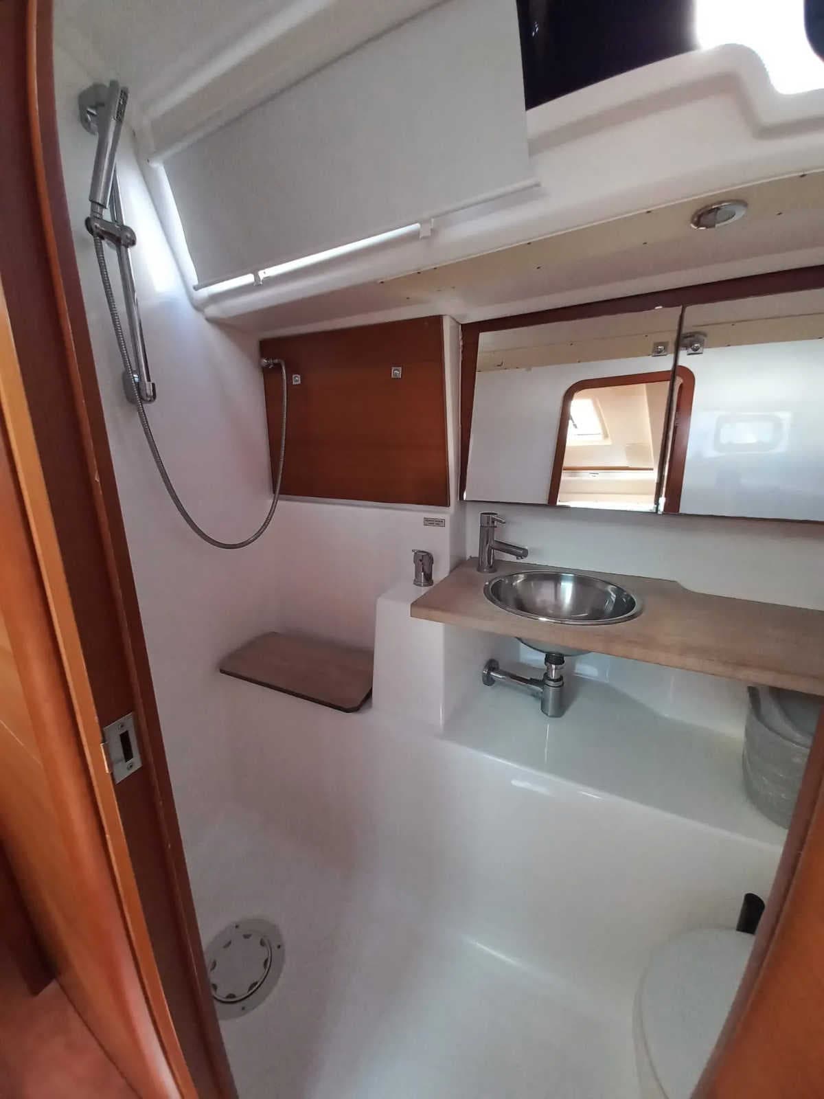 Dufour 410 Grand Large - photo 17