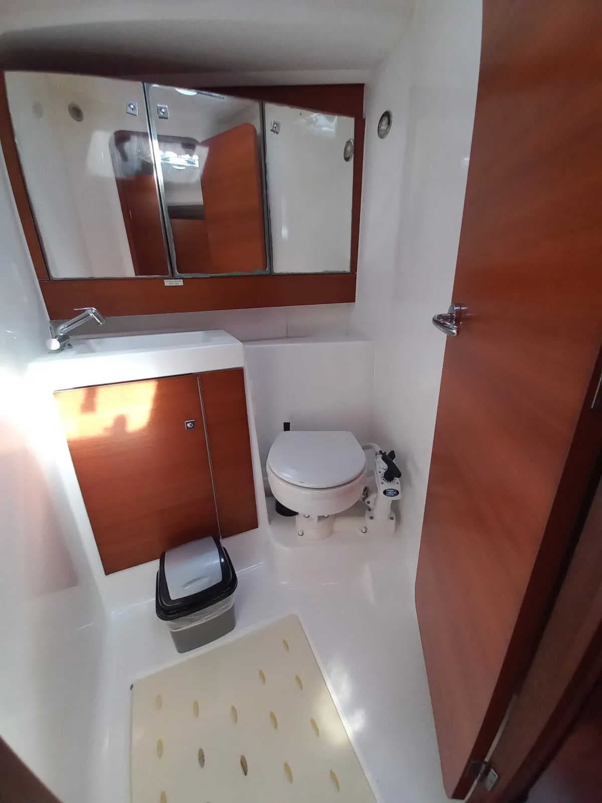 Dufour 410 Grand Large - photo 13