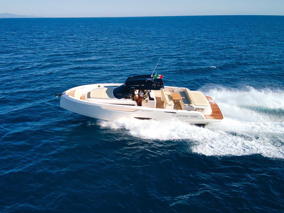 Cayman 380WA - photo