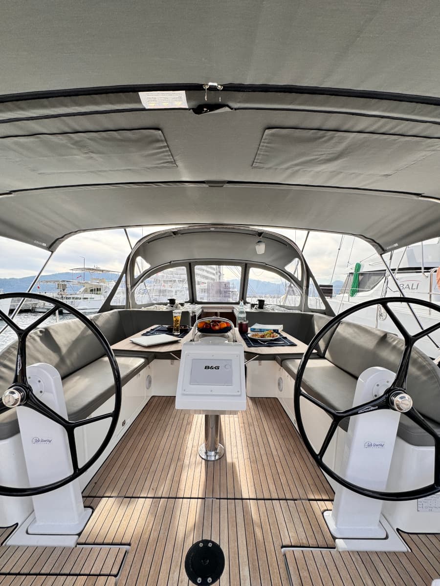 Bavaria C42 - photo 9