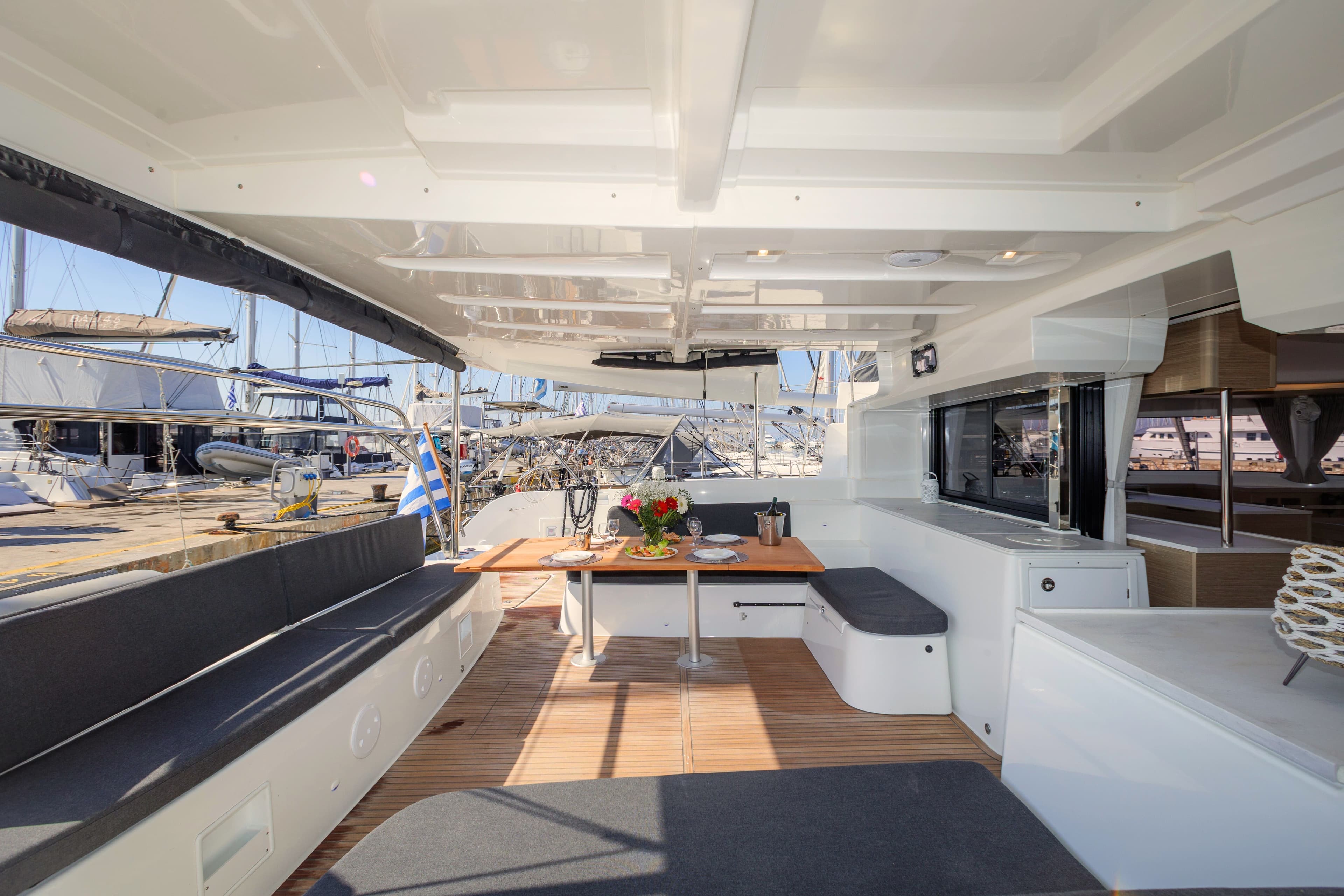 Lagoon 46  - photo 13