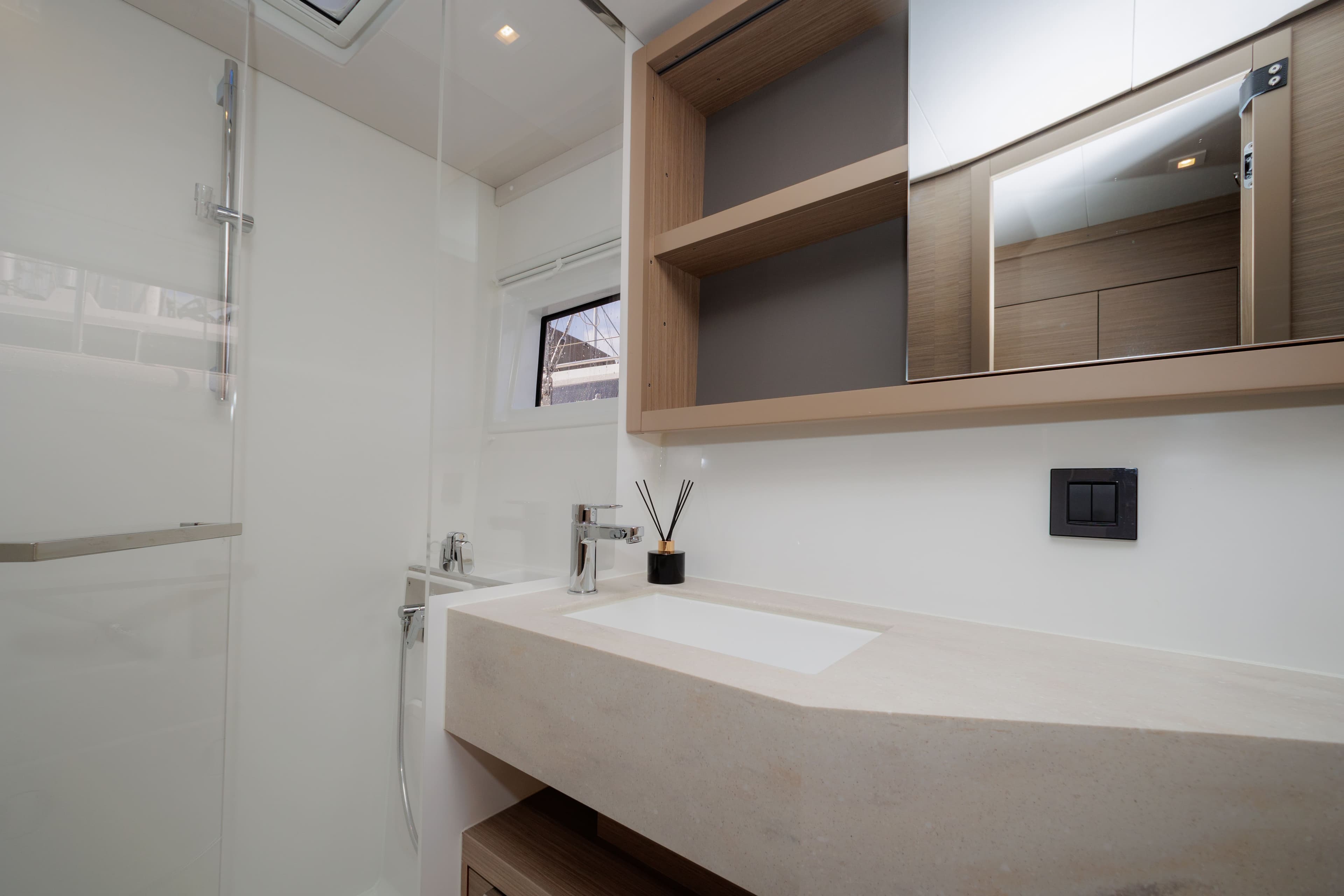 Lagoon 46  - photo 27