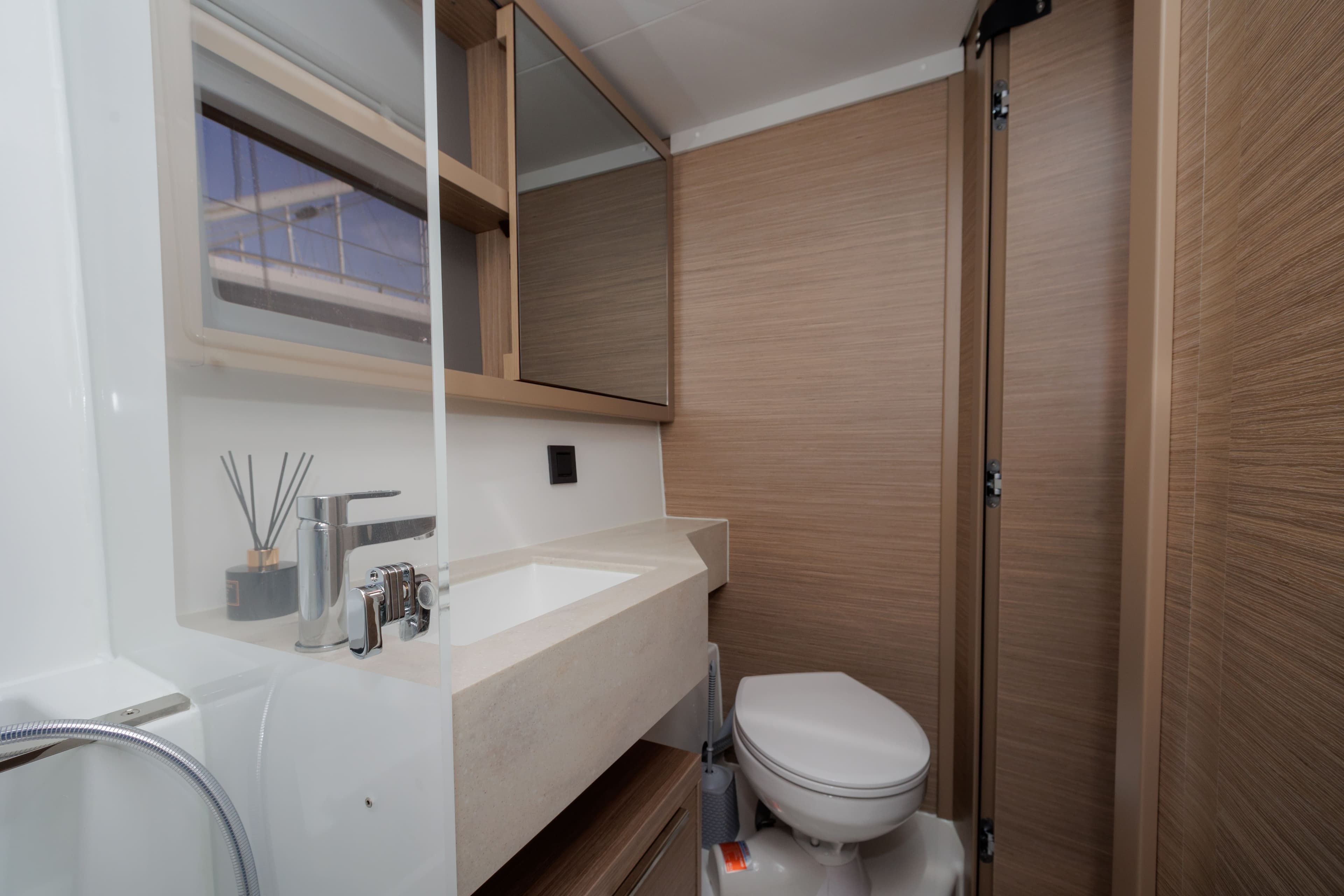 Lagoon 46  - photo 28