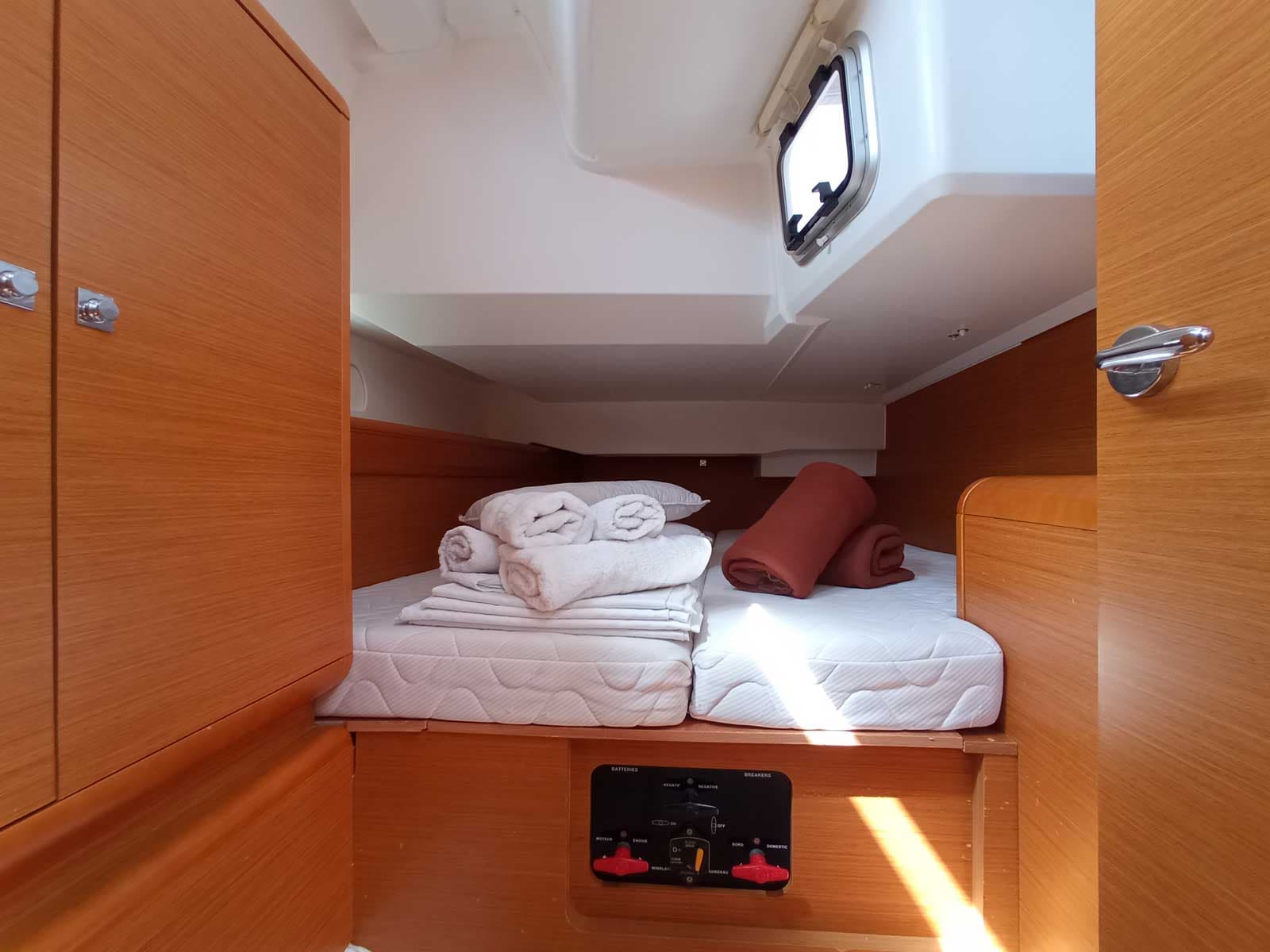 Sun Odyssey 439 - photo 4