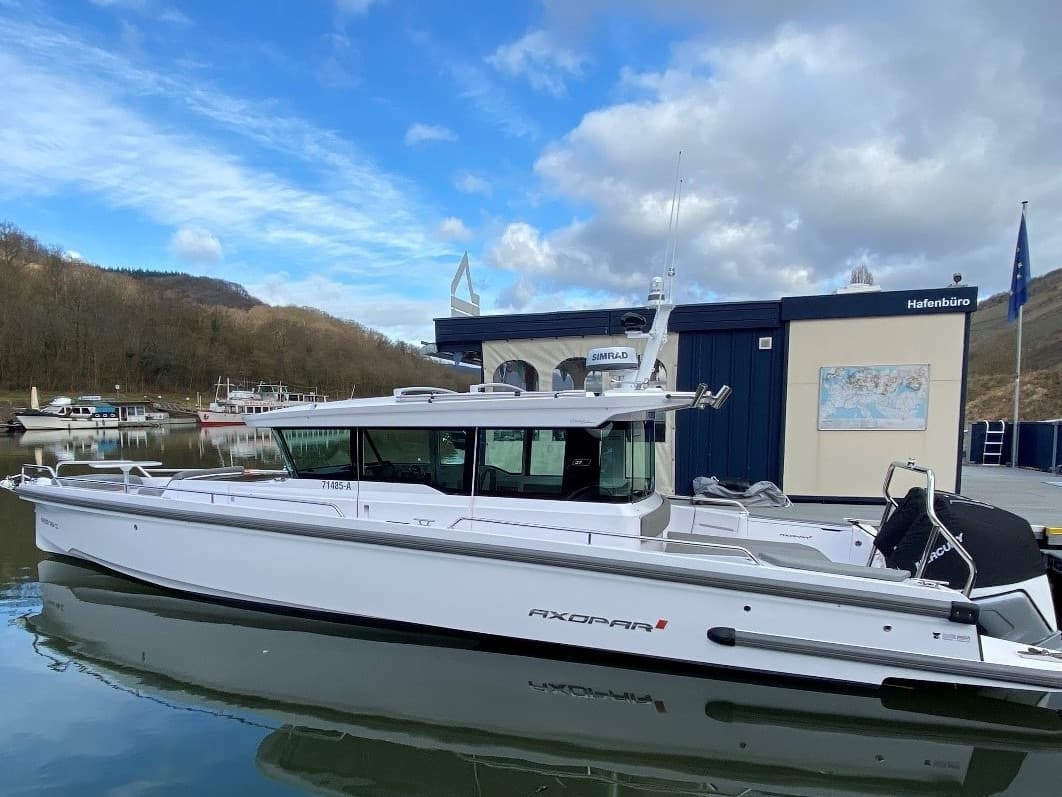 Axopar 37 XC Cross Cabin - photo