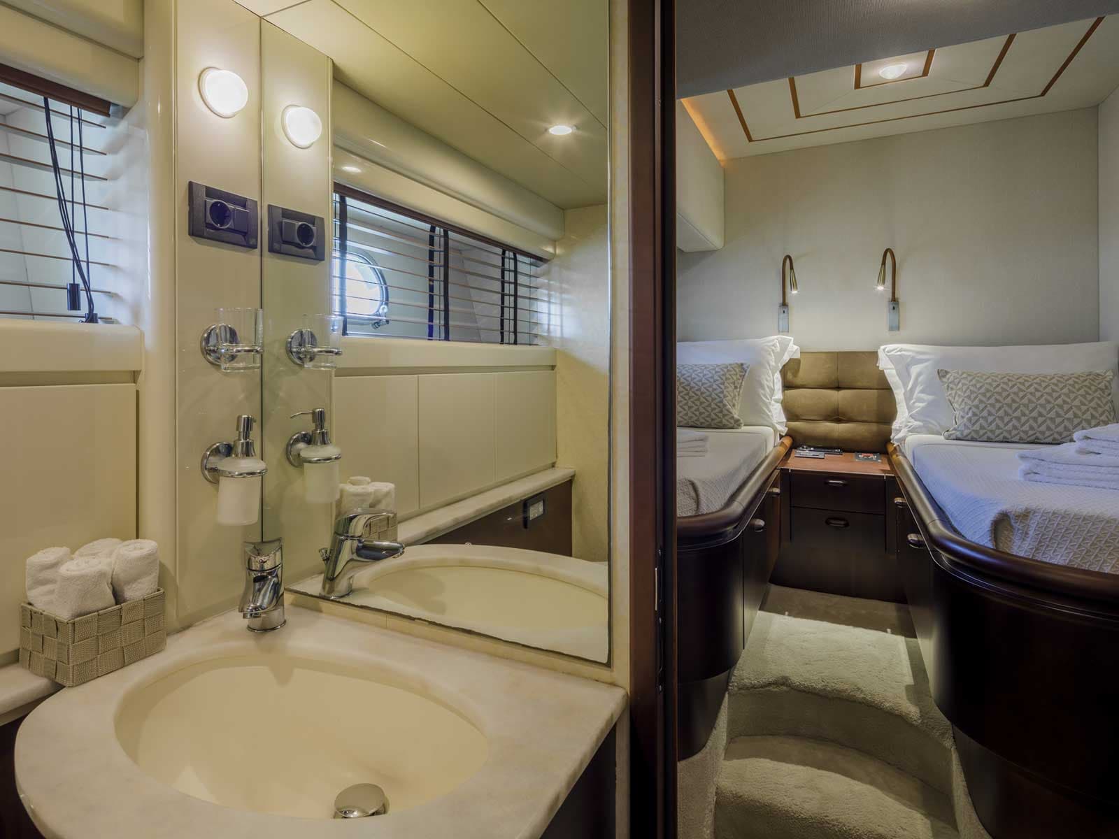 Ferretti 72 - photo 19