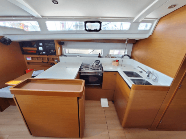 Sun Odyssey 440 - photo 4