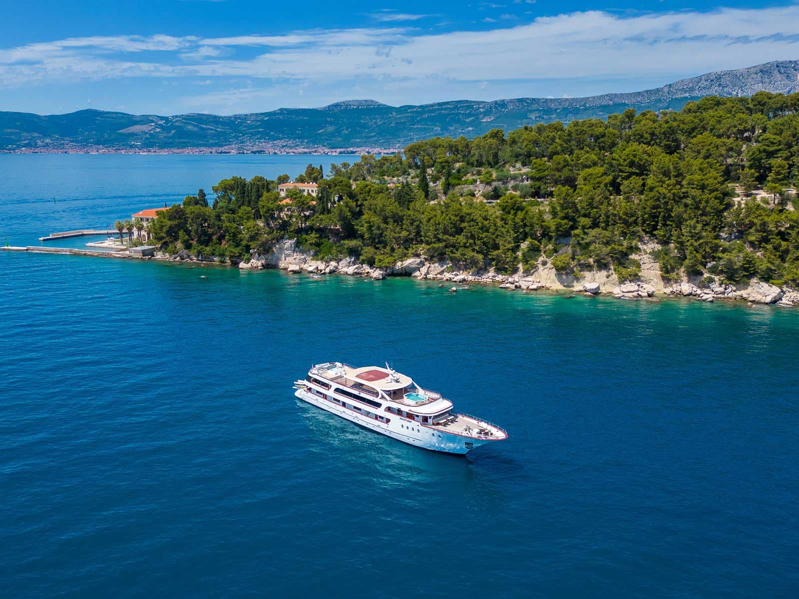 Motoryacht - photo 18