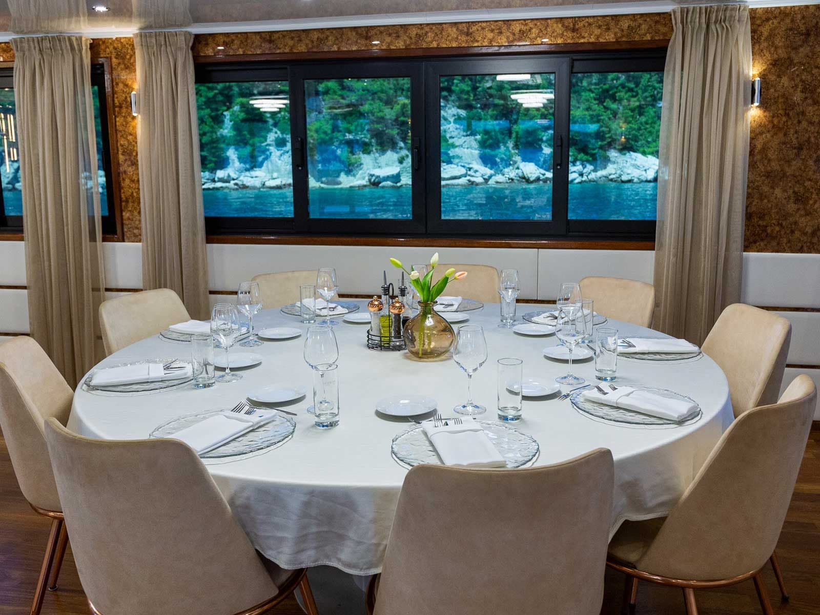 Motoryacht - photo 26