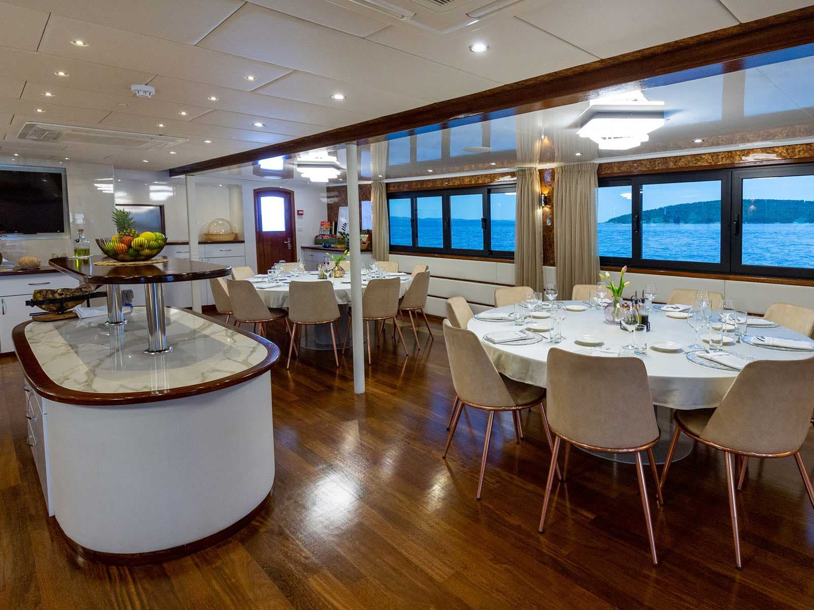 Motoryacht - photo 13