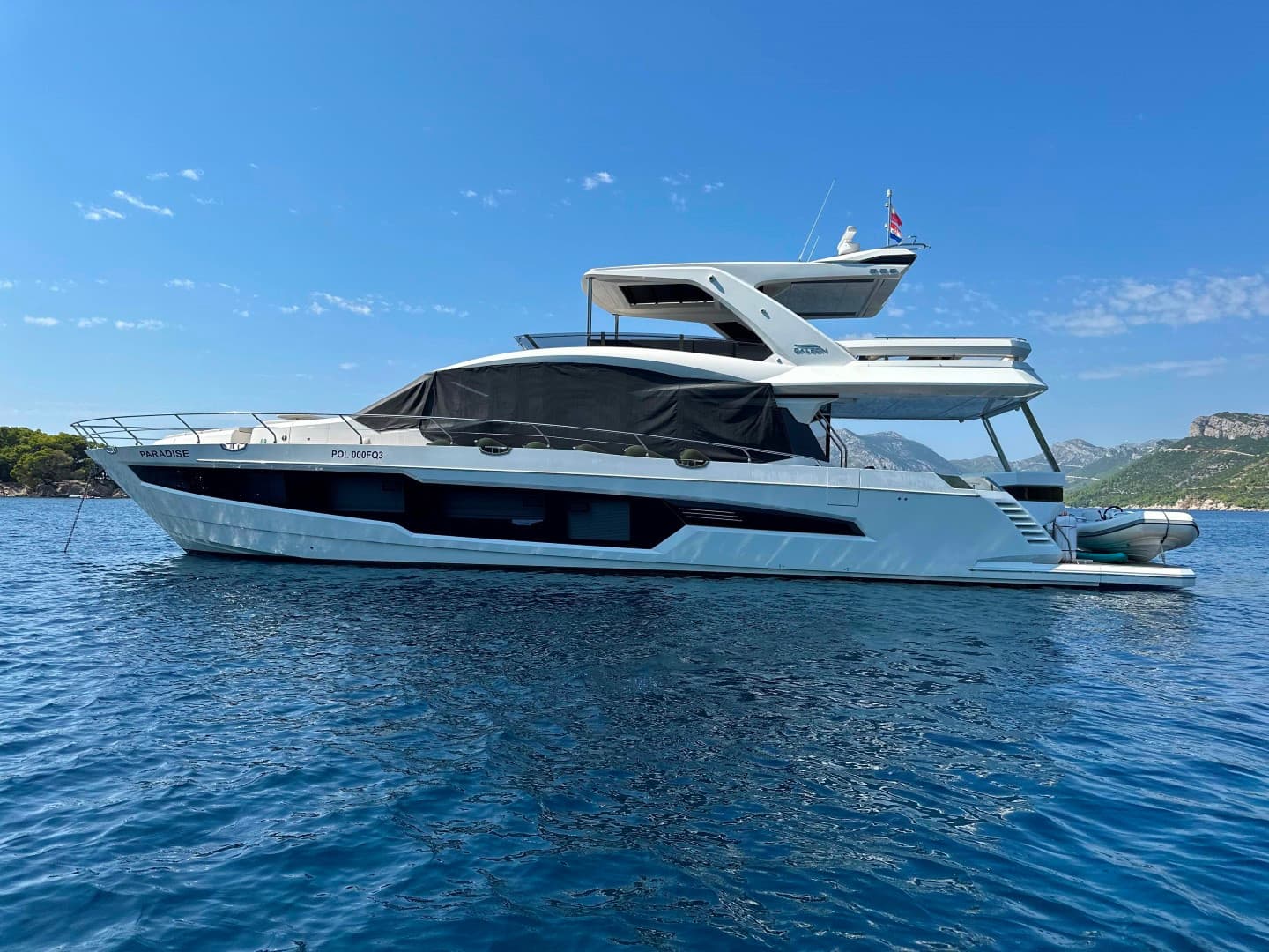 Galeon 680 Fly - photo