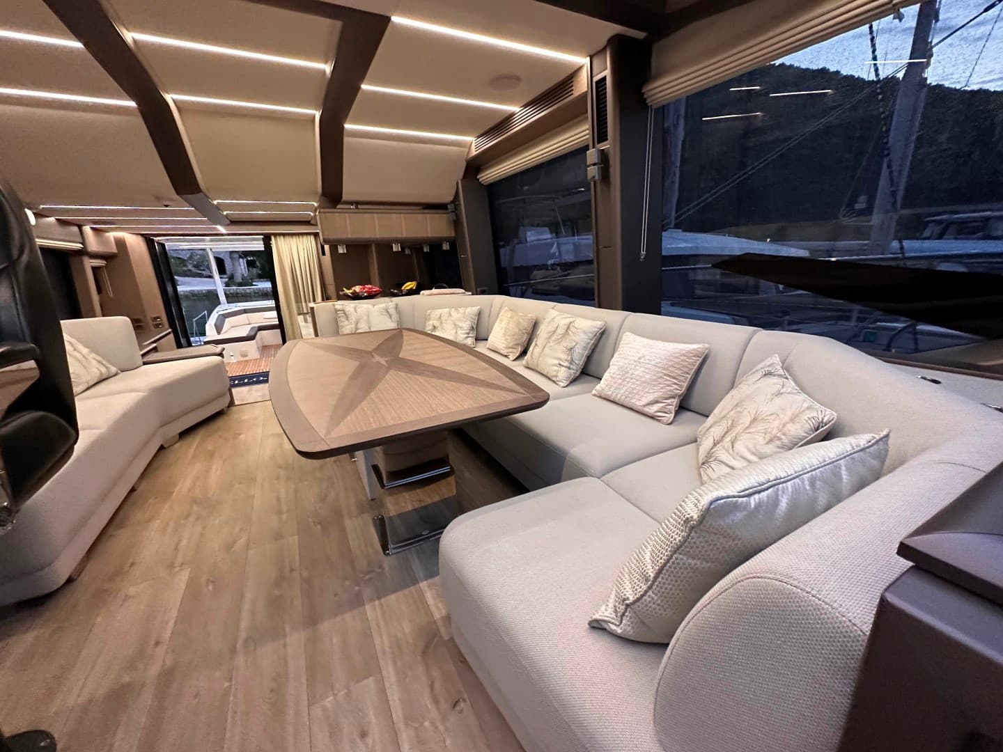 Galeon 680 Fly - photo 12