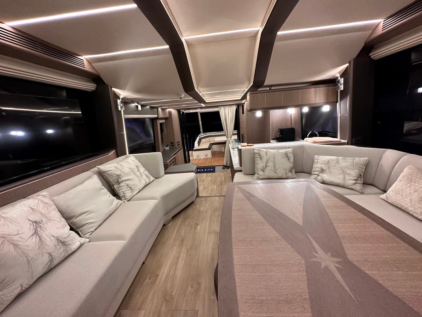 Galeon 680 Fly - photo 16