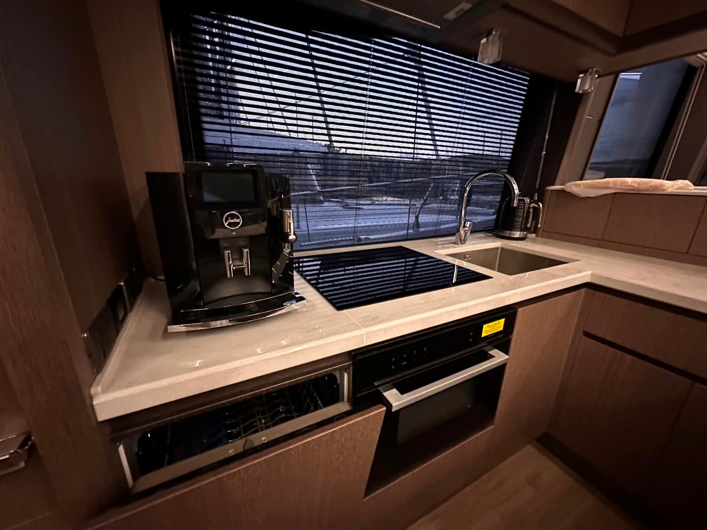 Galeon 680 Fly - photo 5