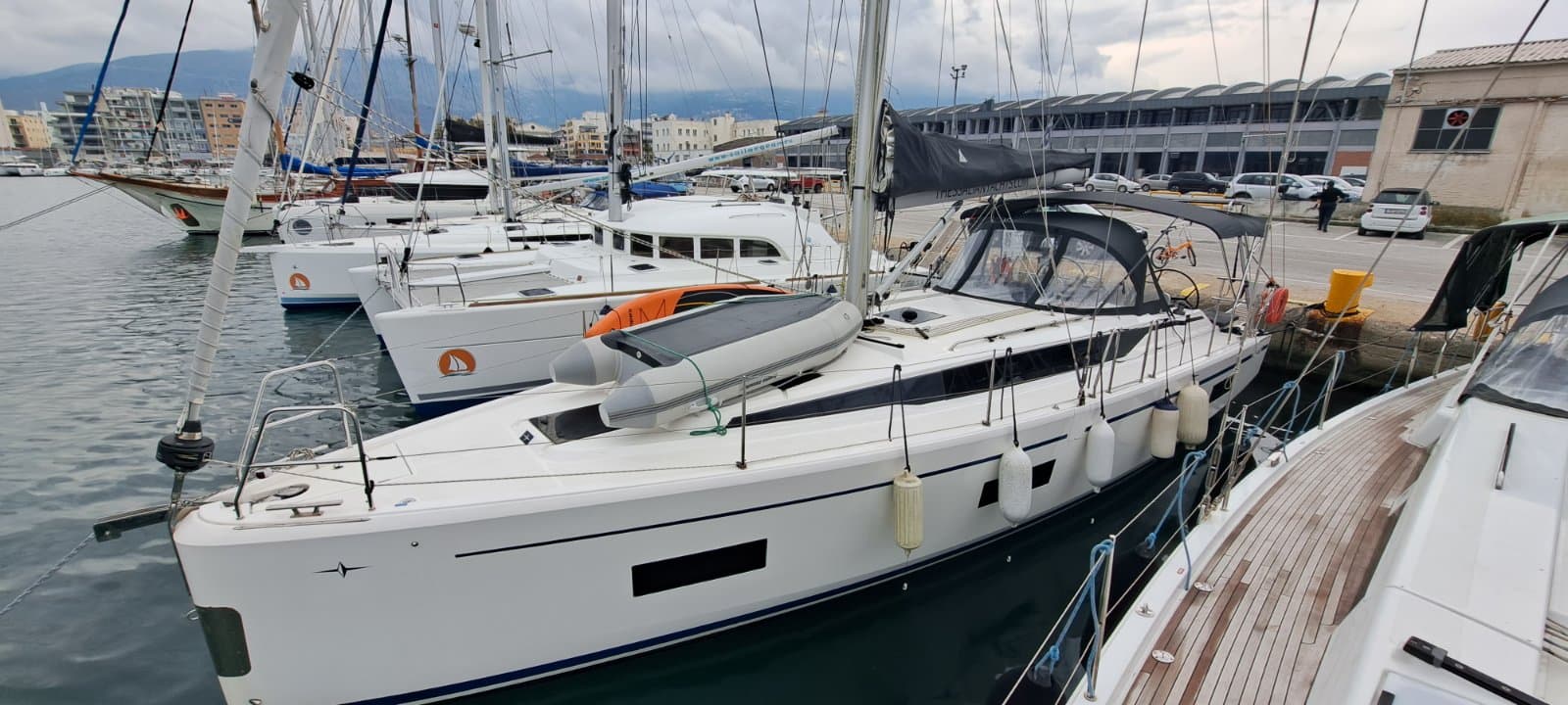 Bavaria C42 - photo 4