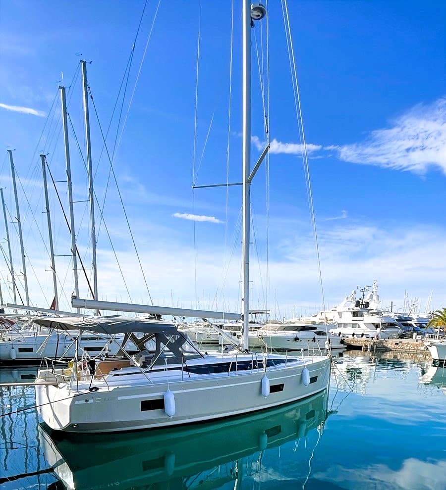 Bavaria C42 - photo 13